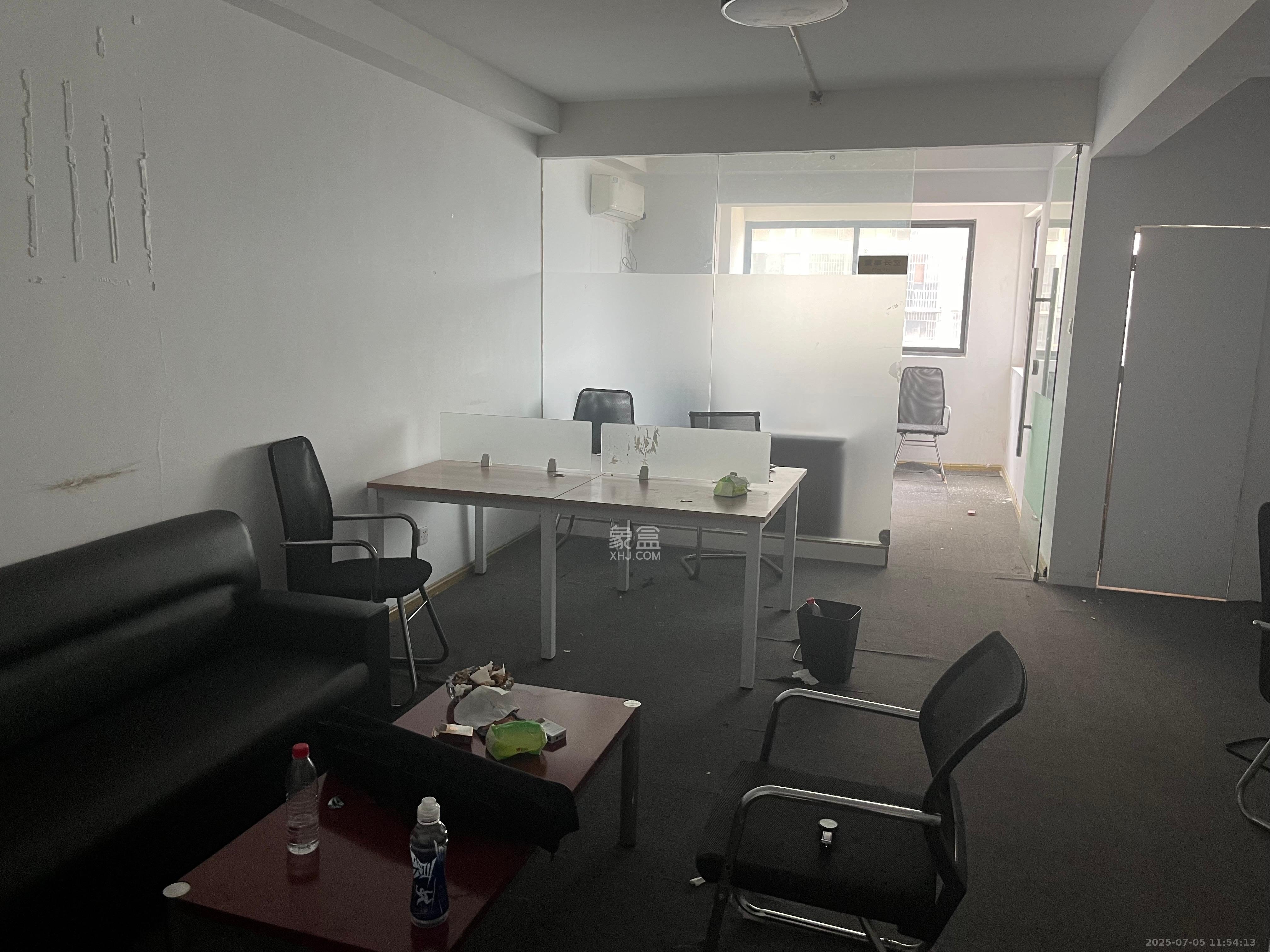 人瑞潇湘国际 1室1厅1卫 1800.0元/月 人瑞潇湘国际 1室1厅1卫 1800.0元/月室内图