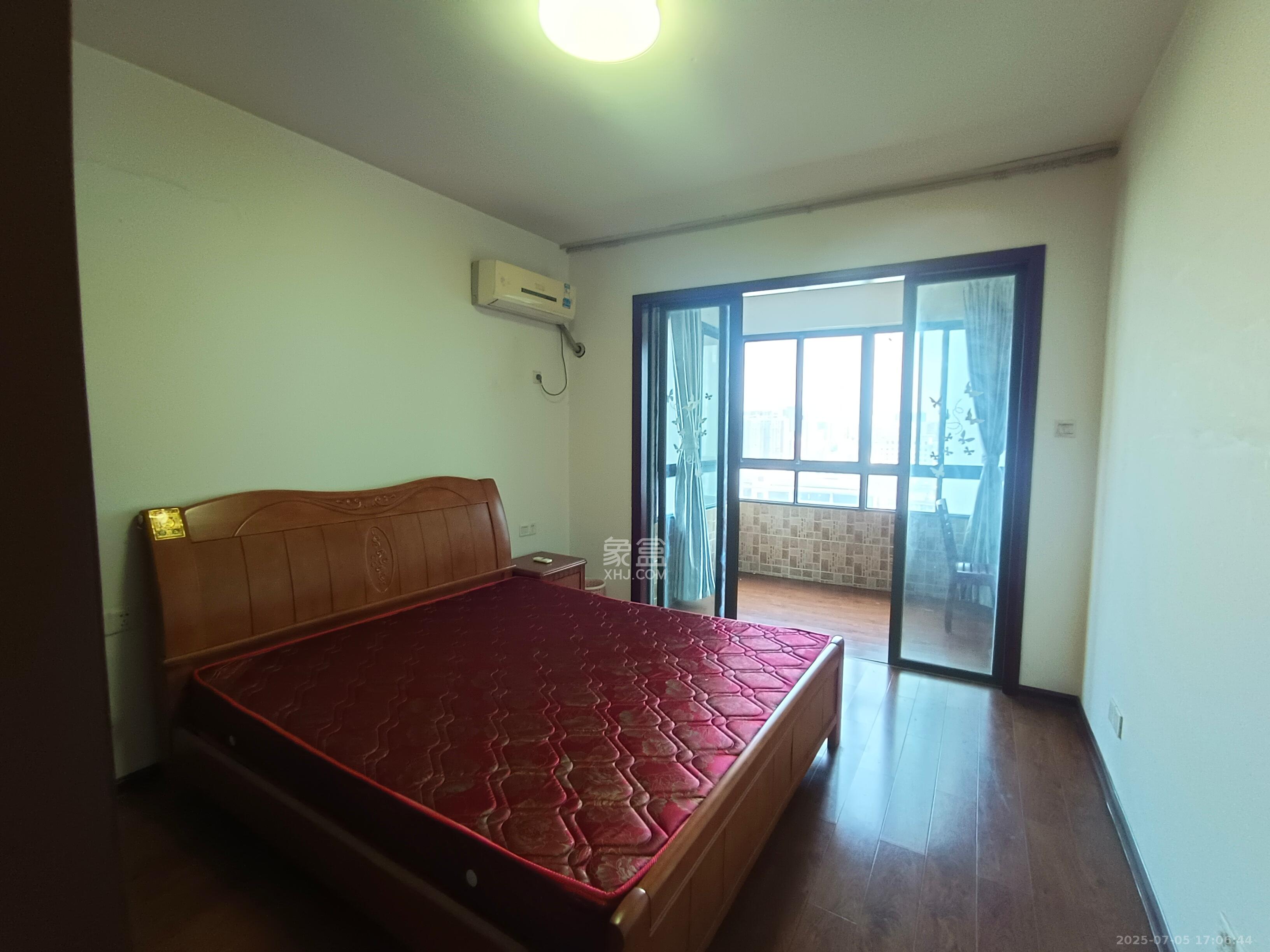 鑫远湘府华城 2室2厅1卫 2500.0元/月 鑫远湘府华城 2室2厅1卫 2500.0元/月室内图