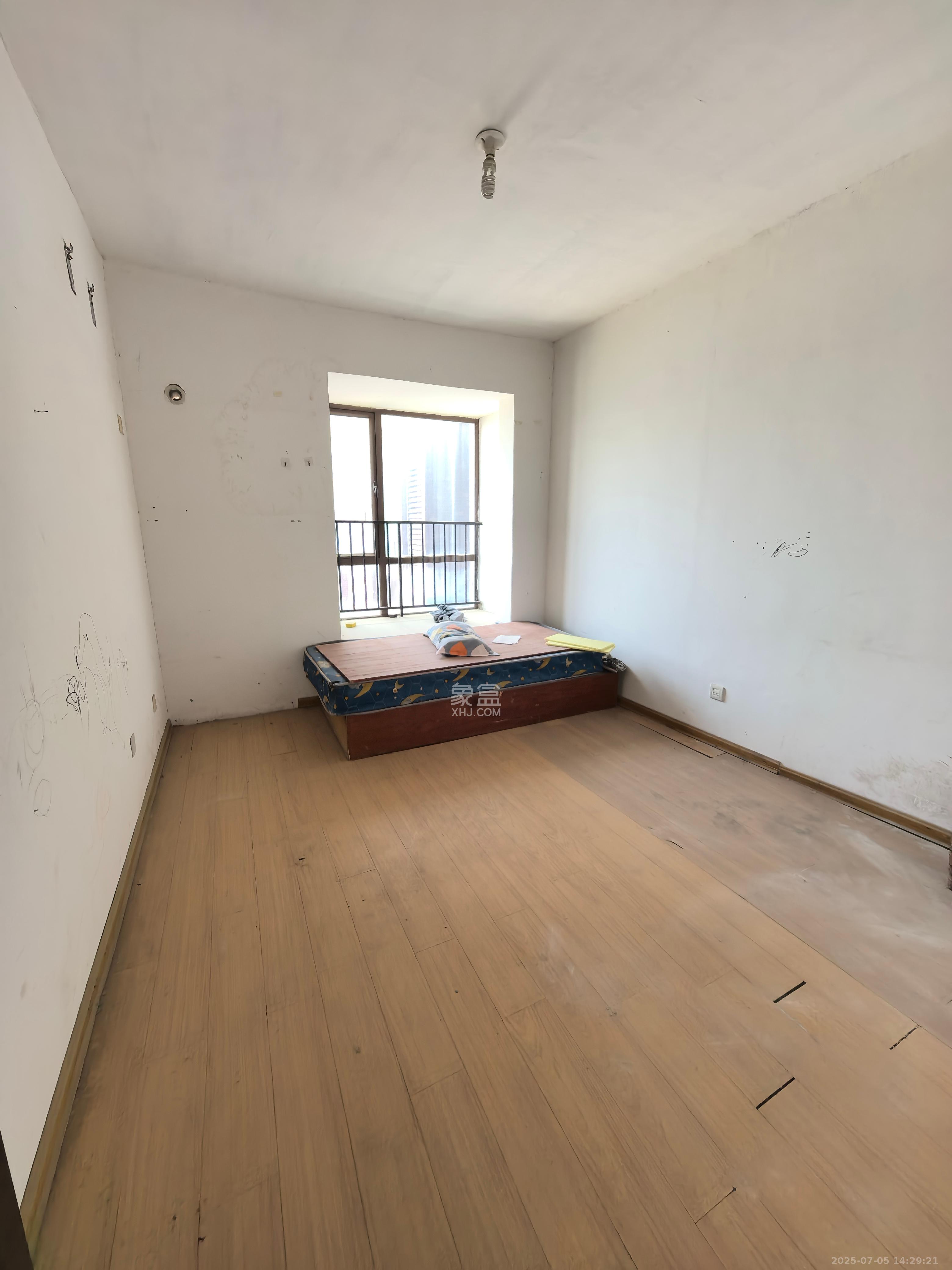 金色溪泉湾 4室2厅2卫 2000.0元/月 金色溪泉湾 4室2厅2卫 2000.0元/月室内图