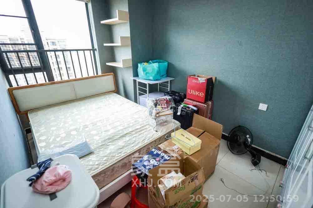 荣盛花语馨苑  3室2厅2卫   2600.00元/月室内图