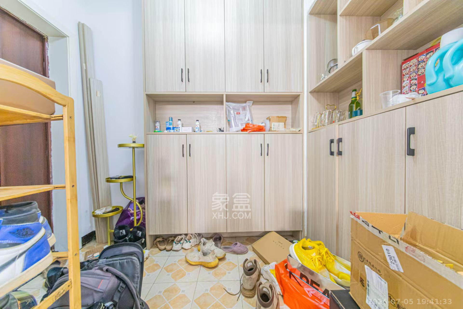 中建芙蓉嘉苑 3室2厅2卫 2100.0元/月 中建芙蓉嘉苑 3室2厅2卫 2100.0元/月室内图