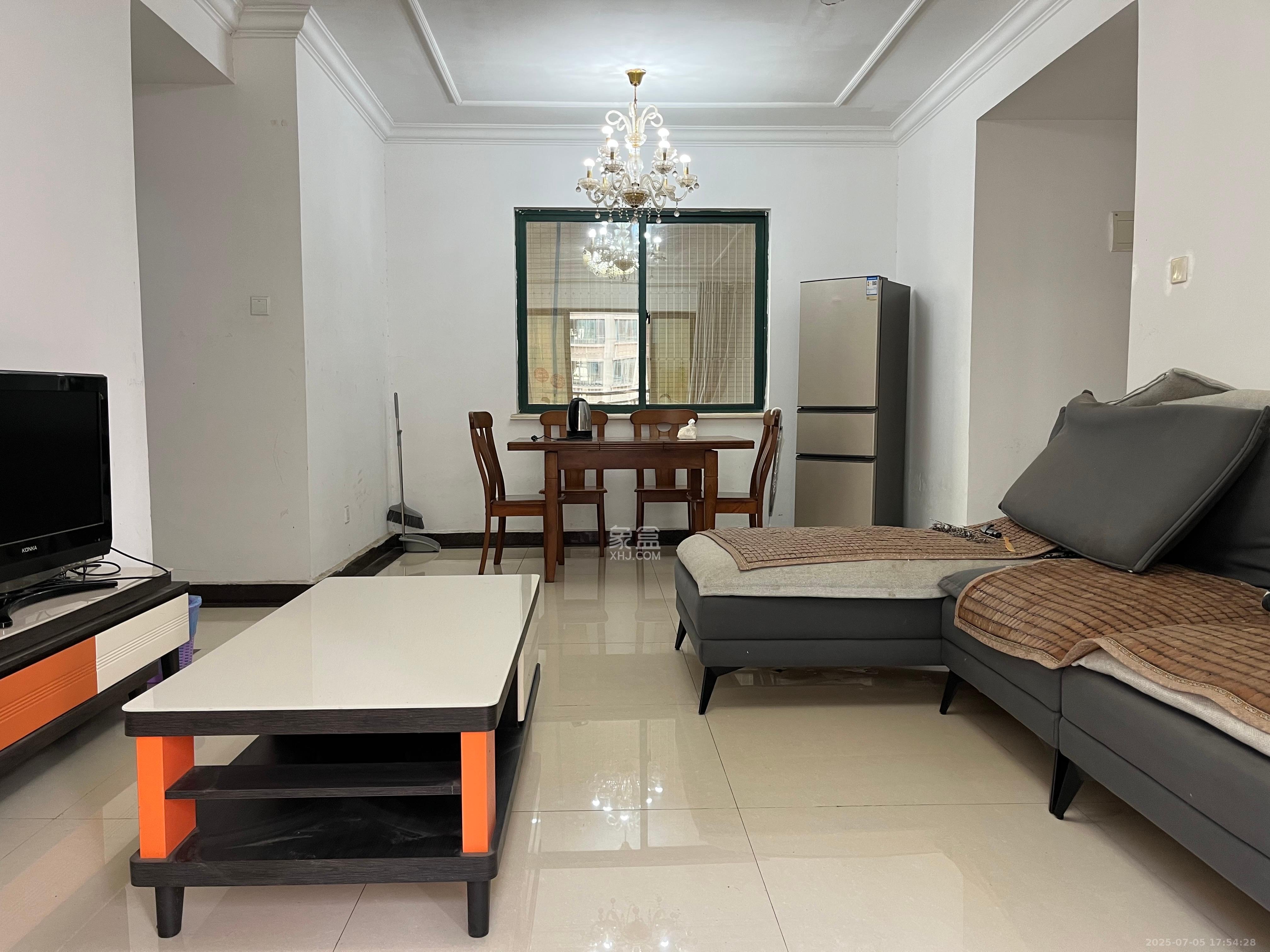 富基世纪公园 3室2厅1卫 1700.0元/月 富基世纪公园 3室2厅1卫 1700.0元/月室内图