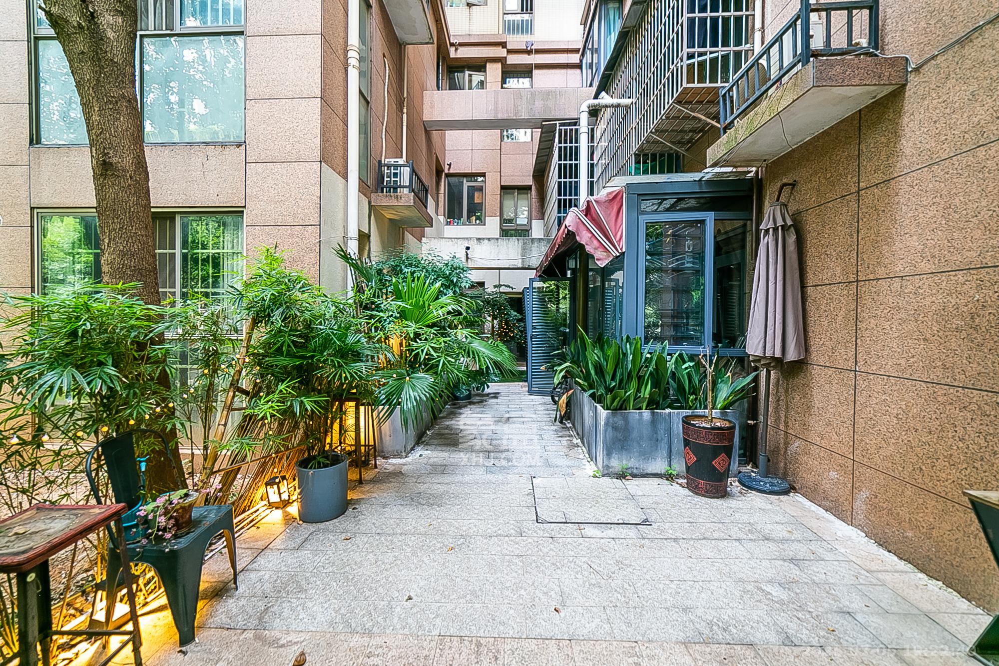 金域南外滩（望江佳园）  3室2厅2卫    348.0万其他