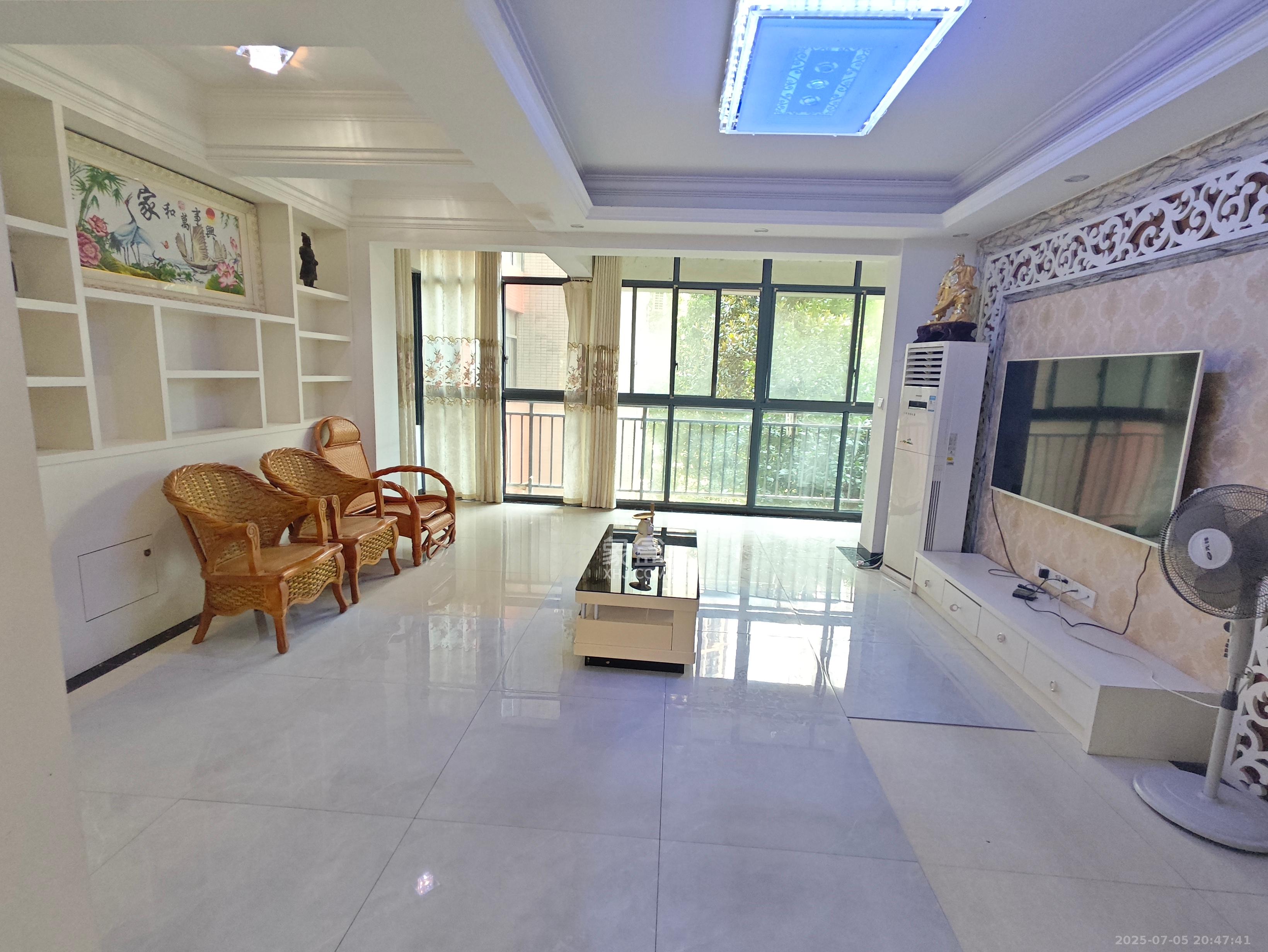 浩龙音乐界 3室1厅1卫 2000.0元/月 浩龙音乐界 3室1厅1卫 2000.0元/月室内图