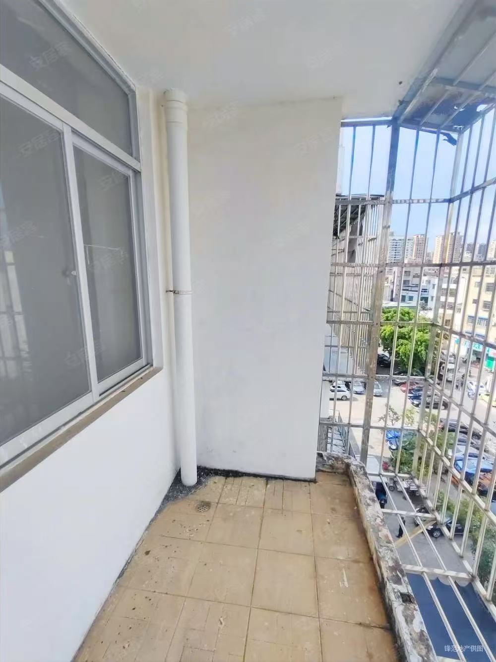 晋江安置小区(群贤路8号) 2室2厅1卫 1300.0元/月 晋江安置小区(群贤路8号) 2室2厅1卫 1300.0元/月室内图