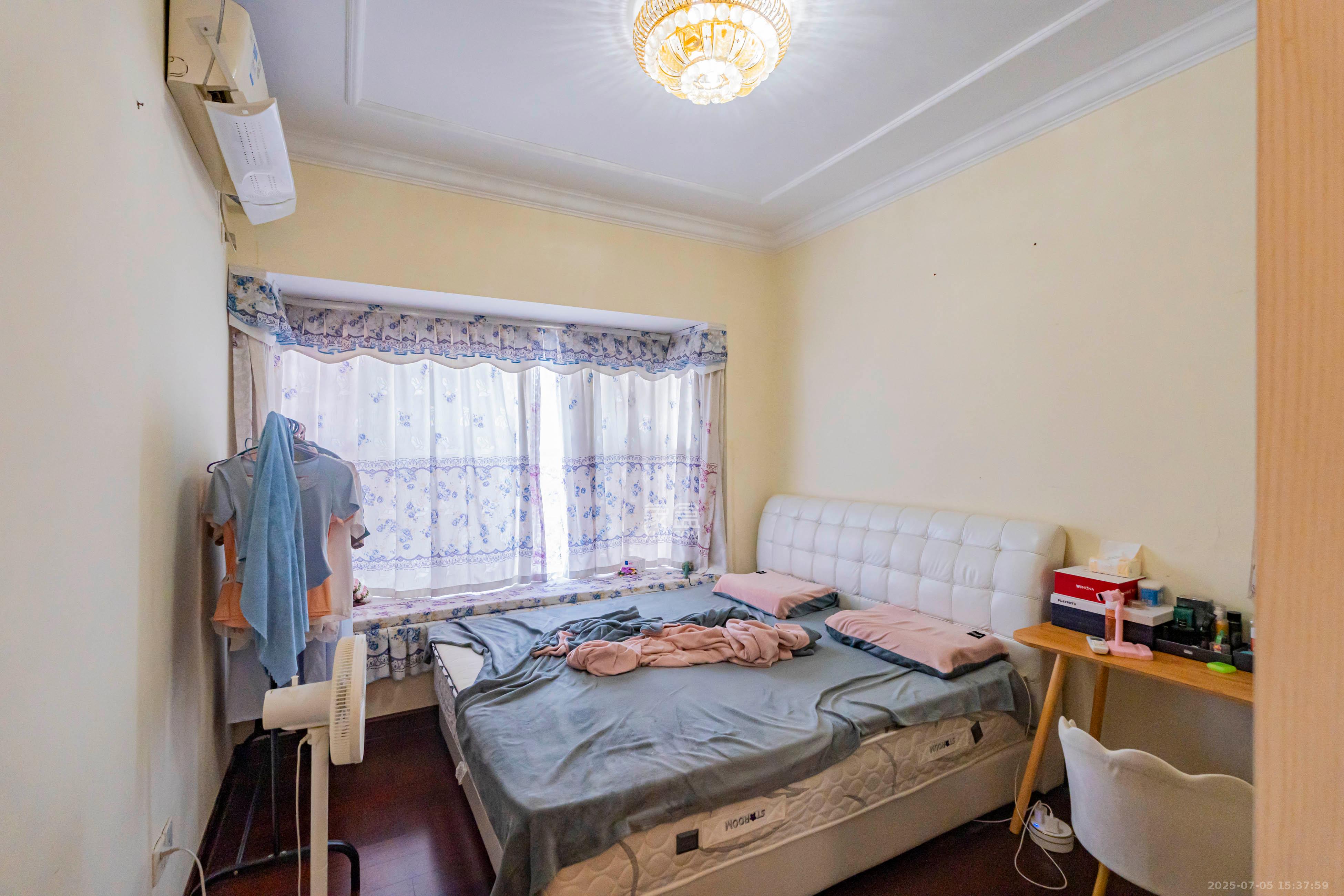 恒大雅苑  2室2厅1卫    75.0万卧室