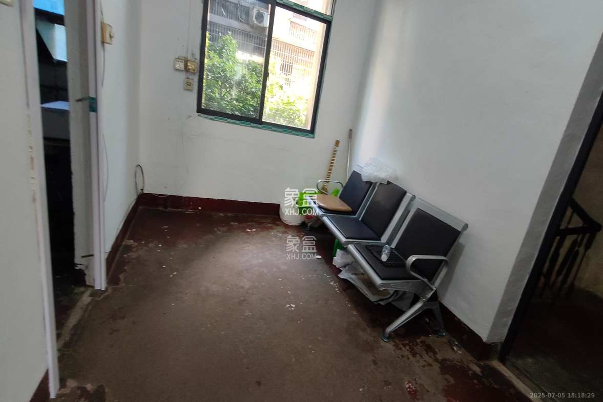 矿山研究院 2室1厅1卫 1700.0元/月 矿山研究院 2室1厅1卫 1700.0元/月室内图