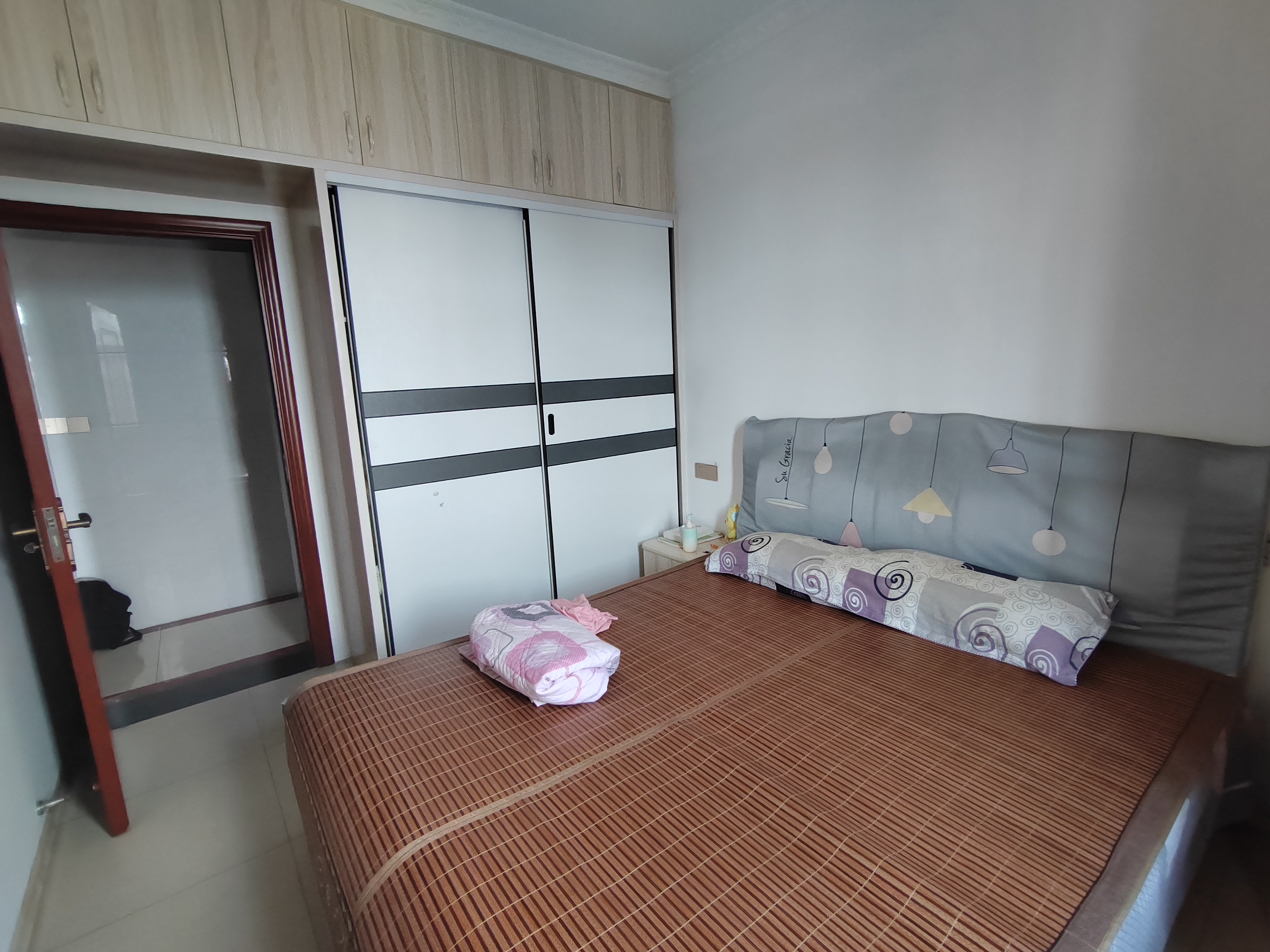 上和世家 4室2厅2卫 79.8万 上和世家 4室2厅2卫 79.8万客厅