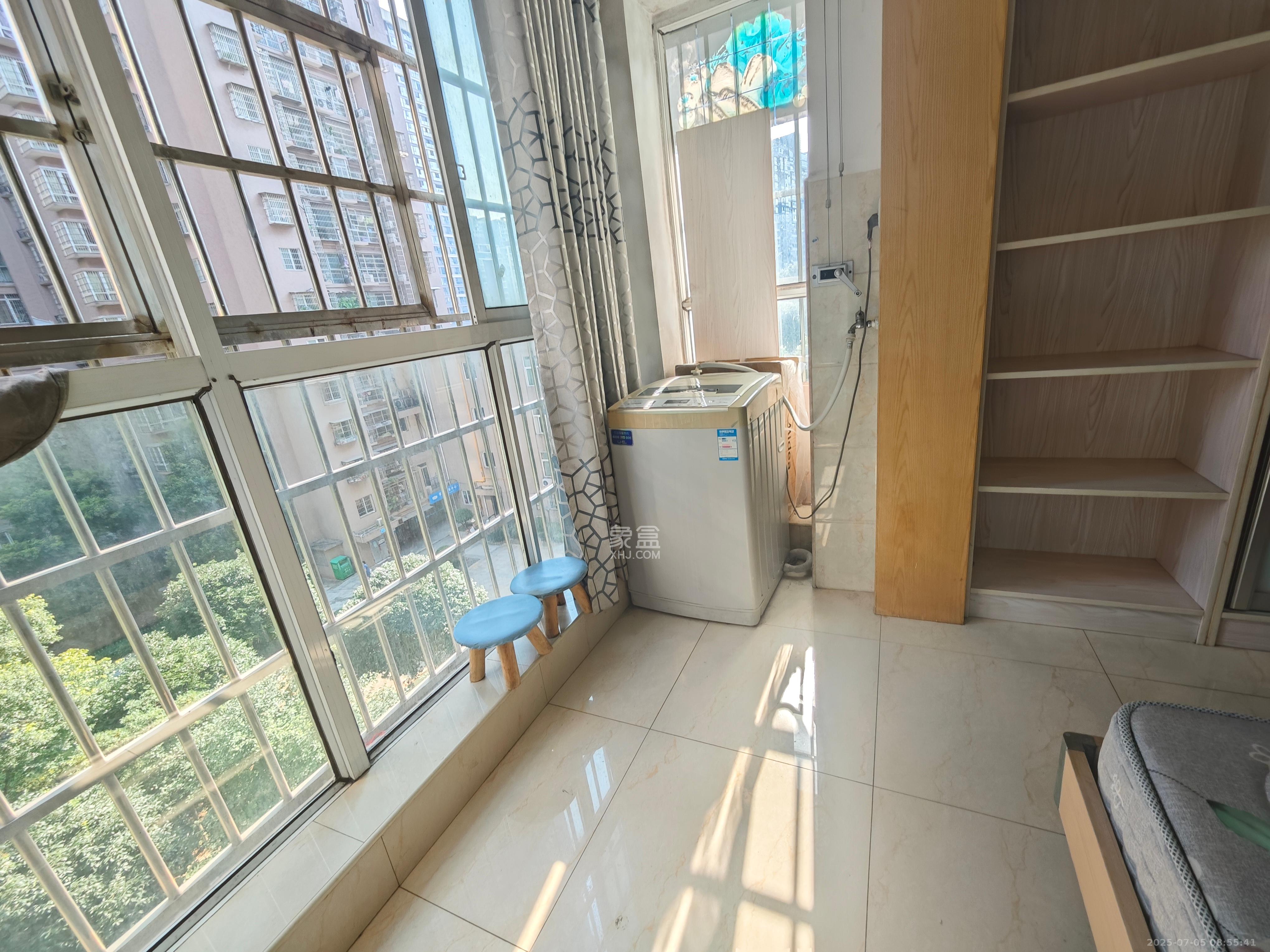 泊林晶城  1室1厅1卫    1200.0元/月室内图