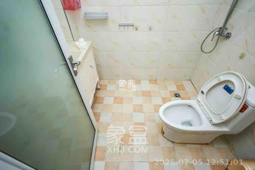 荣盛花语馨苑  3室2厅2卫   2600.00元/月室内图