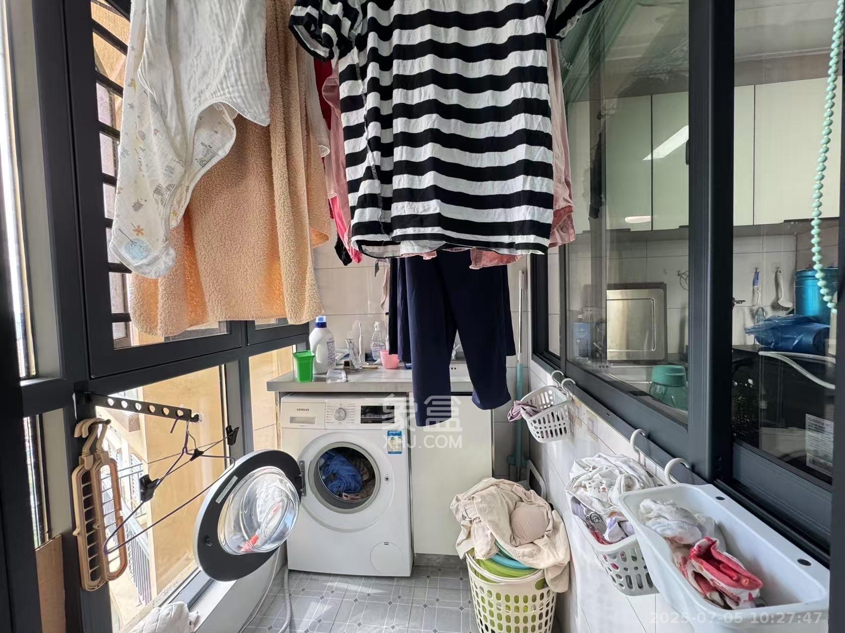 振业城三期  3室2厅1卫    3400.0元/月 振业城三期  3室2厅1卫    3400.0元/月室内图