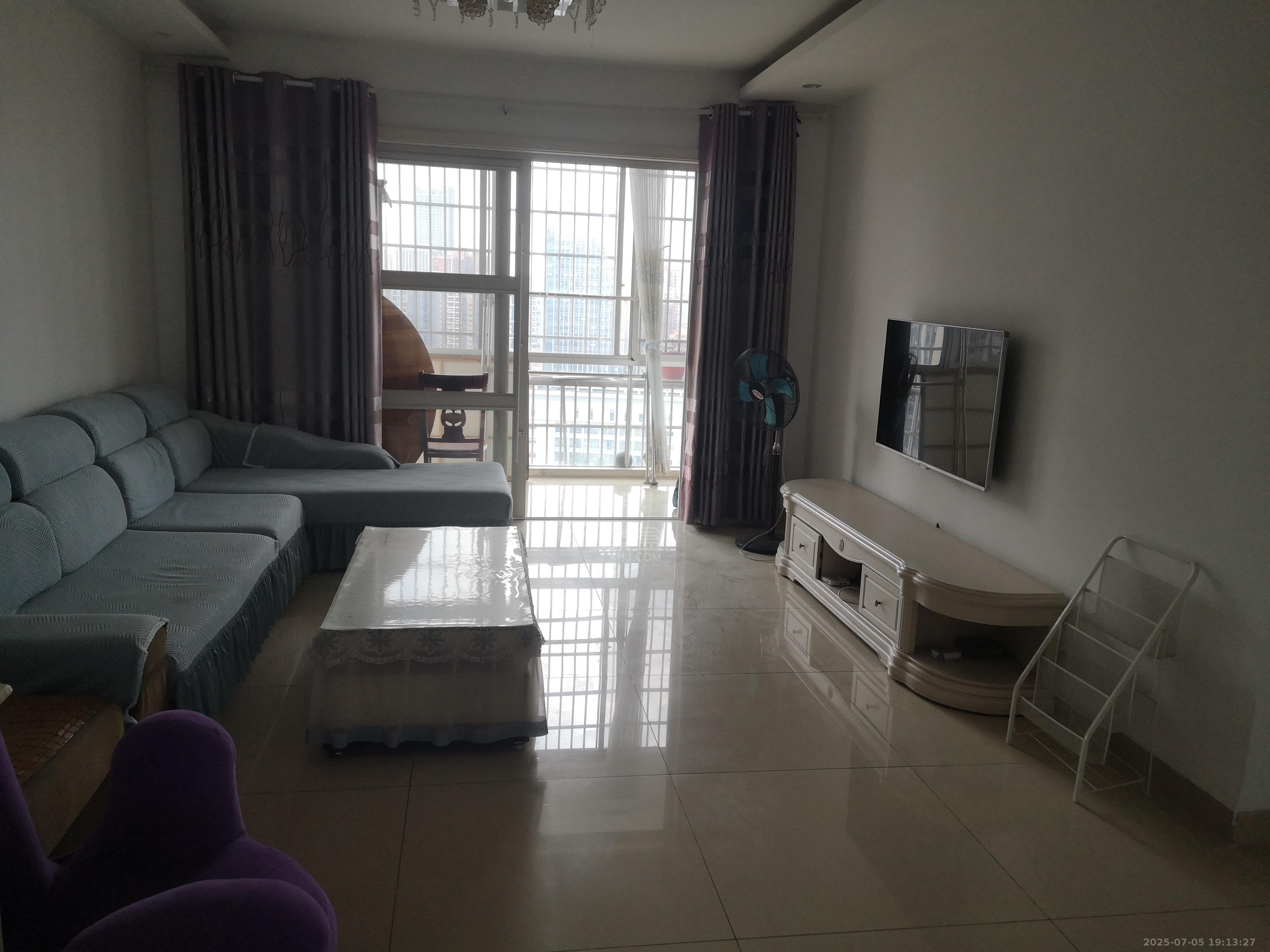 香草园二期春晓  3室2厅1卫    1700.0元/月 香草园二期春晓  3室2厅1卫    1700.0元/月室内图