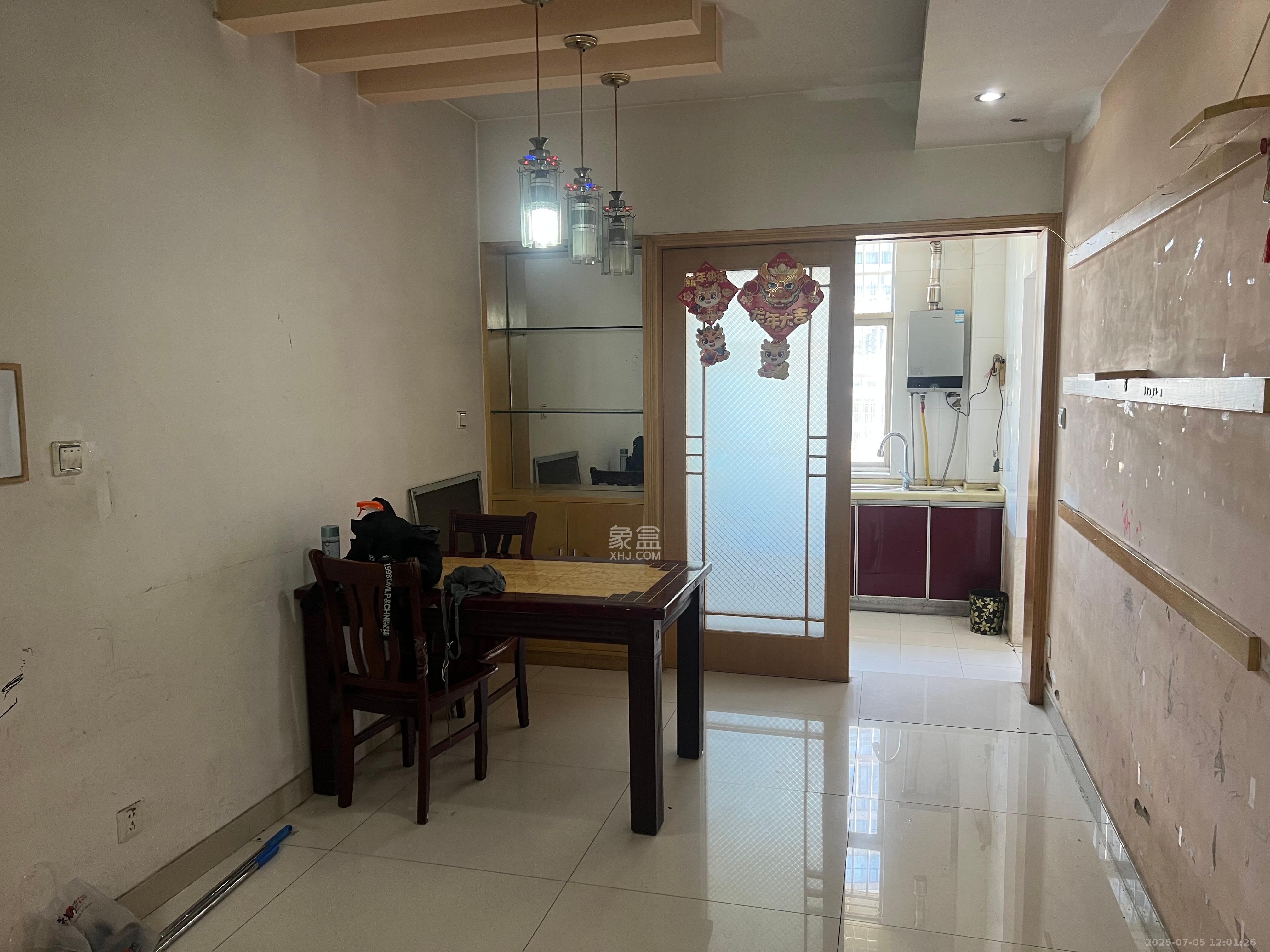 府后路安置小区（道坡小区）  3室2厅2卫   1800.00元/月室内图
