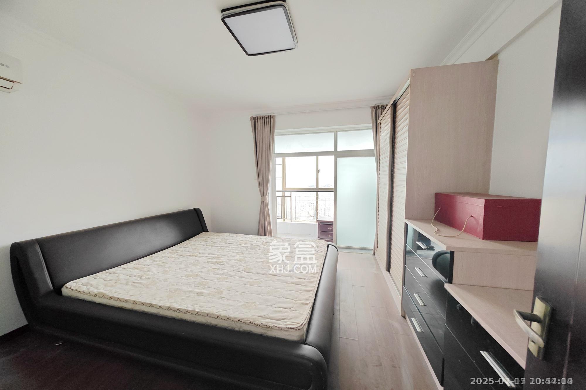 城南郡 5室2厅2卫 3600.0元/月 城南郡 5室2厅2卫 3600.0元/月室内图