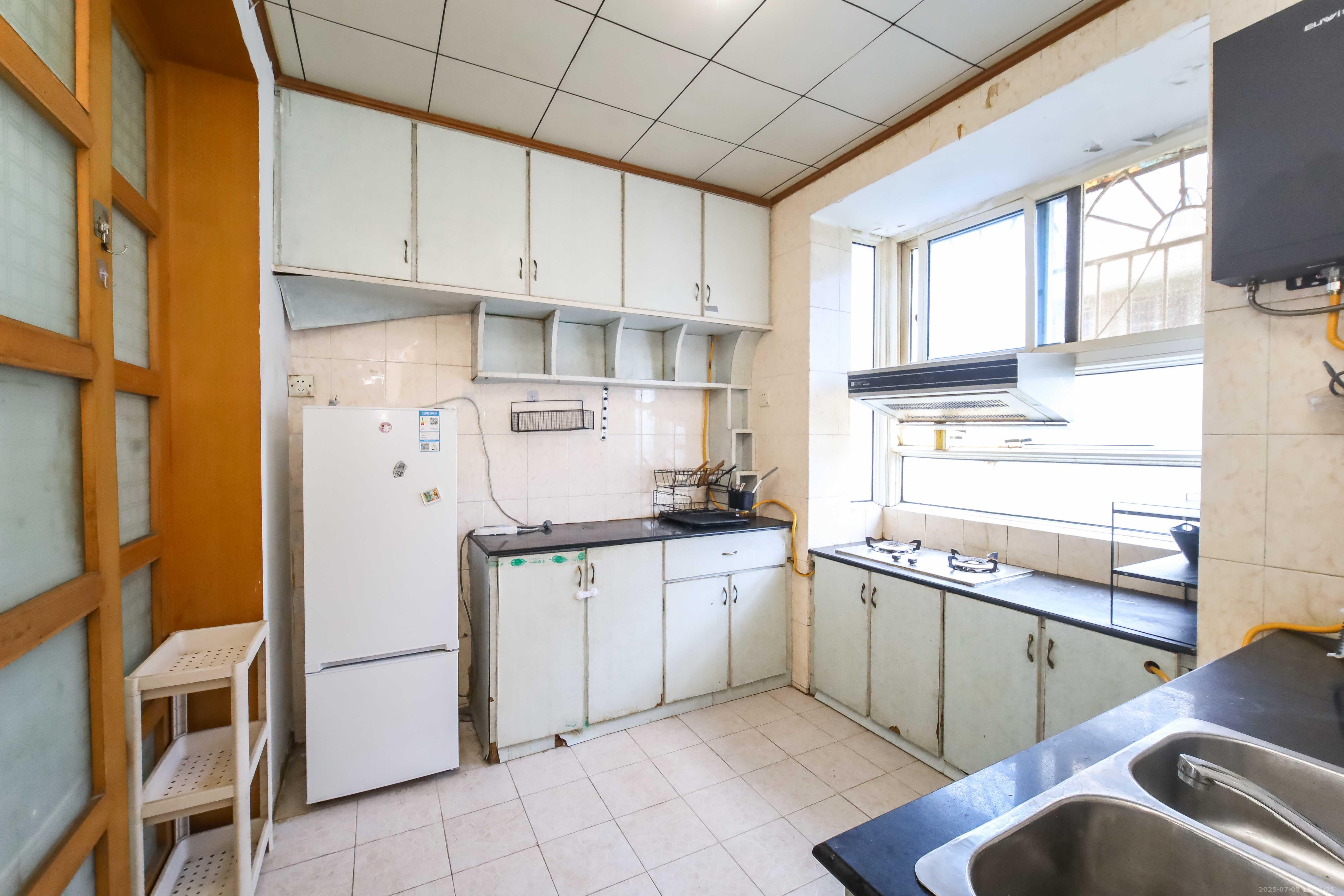 荷花园电信宿舍(天辰荷花苑)  2室2厅1卫    54.8万 荷花园电信宿舍(天辰荷花苑)  2室2厅1卫    54.8万厨房