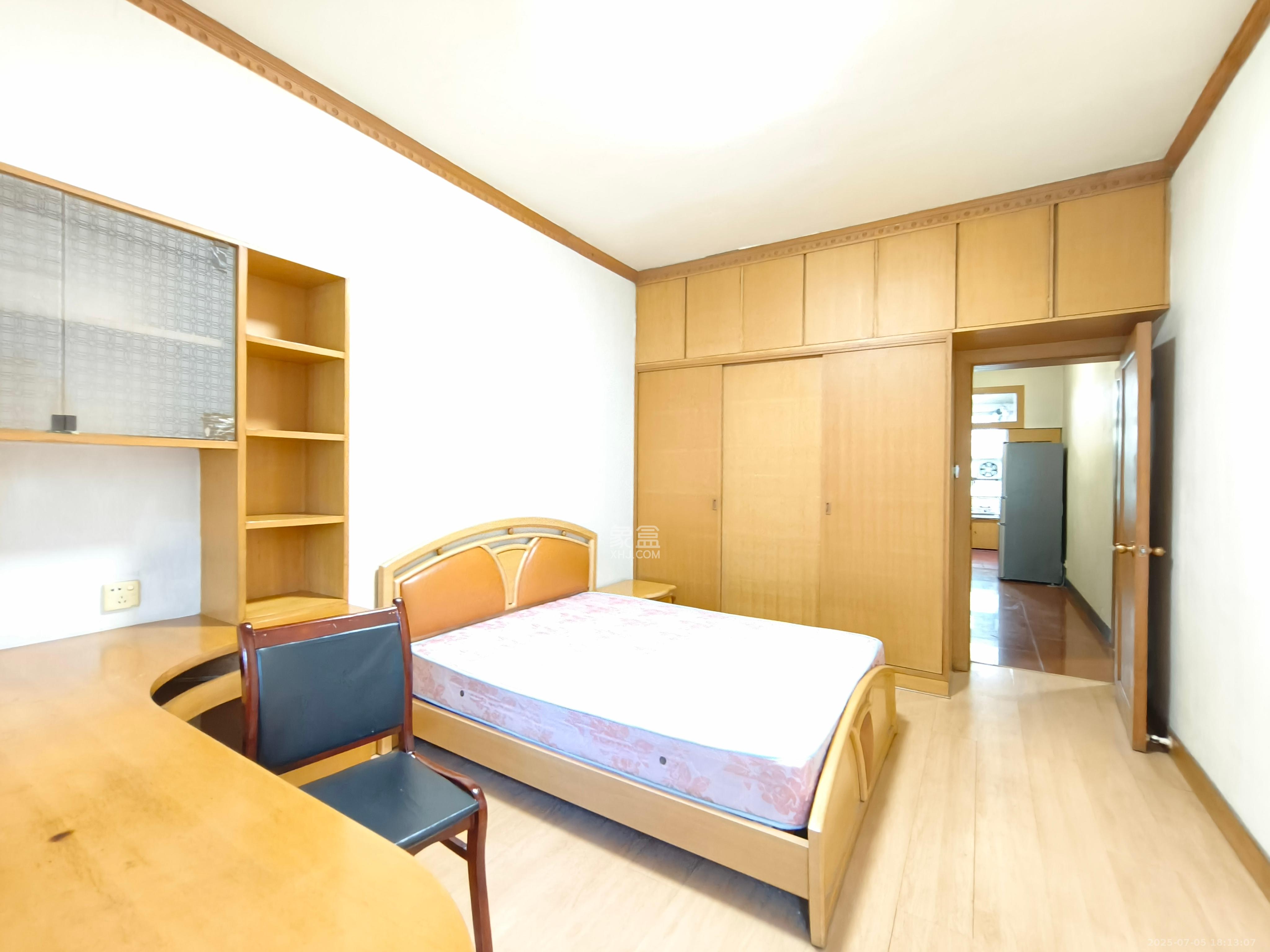 长沙师范教职工宿舍 2室2厅1卫 2300.0元/月 长沙师范教职工宿舍 2室2厅1卫 2300.0元/月室内图