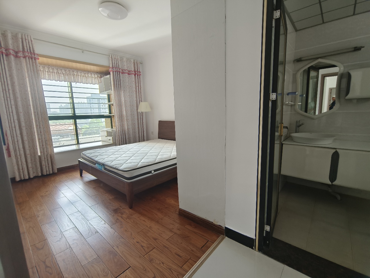 品阁 3室2厅2卫 2000.0元/月 品阁 3室2厅2卫 2000.0元/月室内图