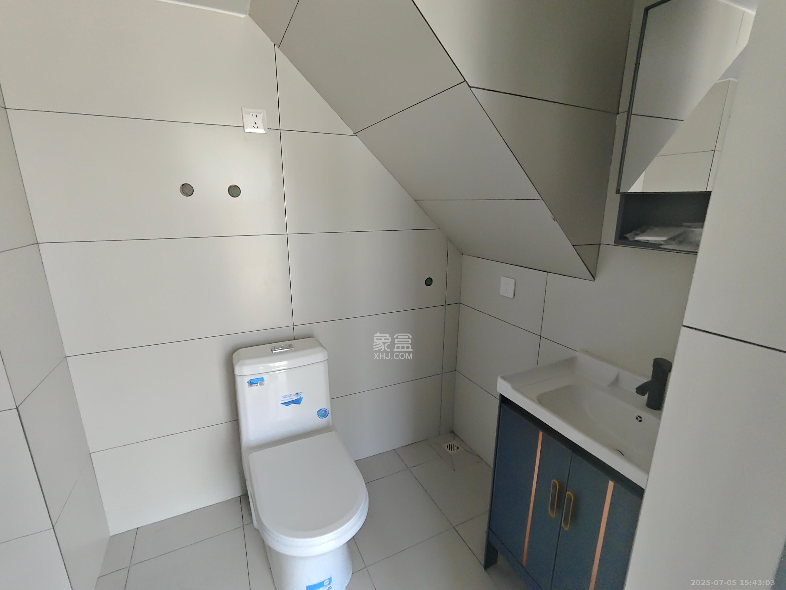 卓越伊景寓  1室0厅0卫   2300.00元/月室内图
