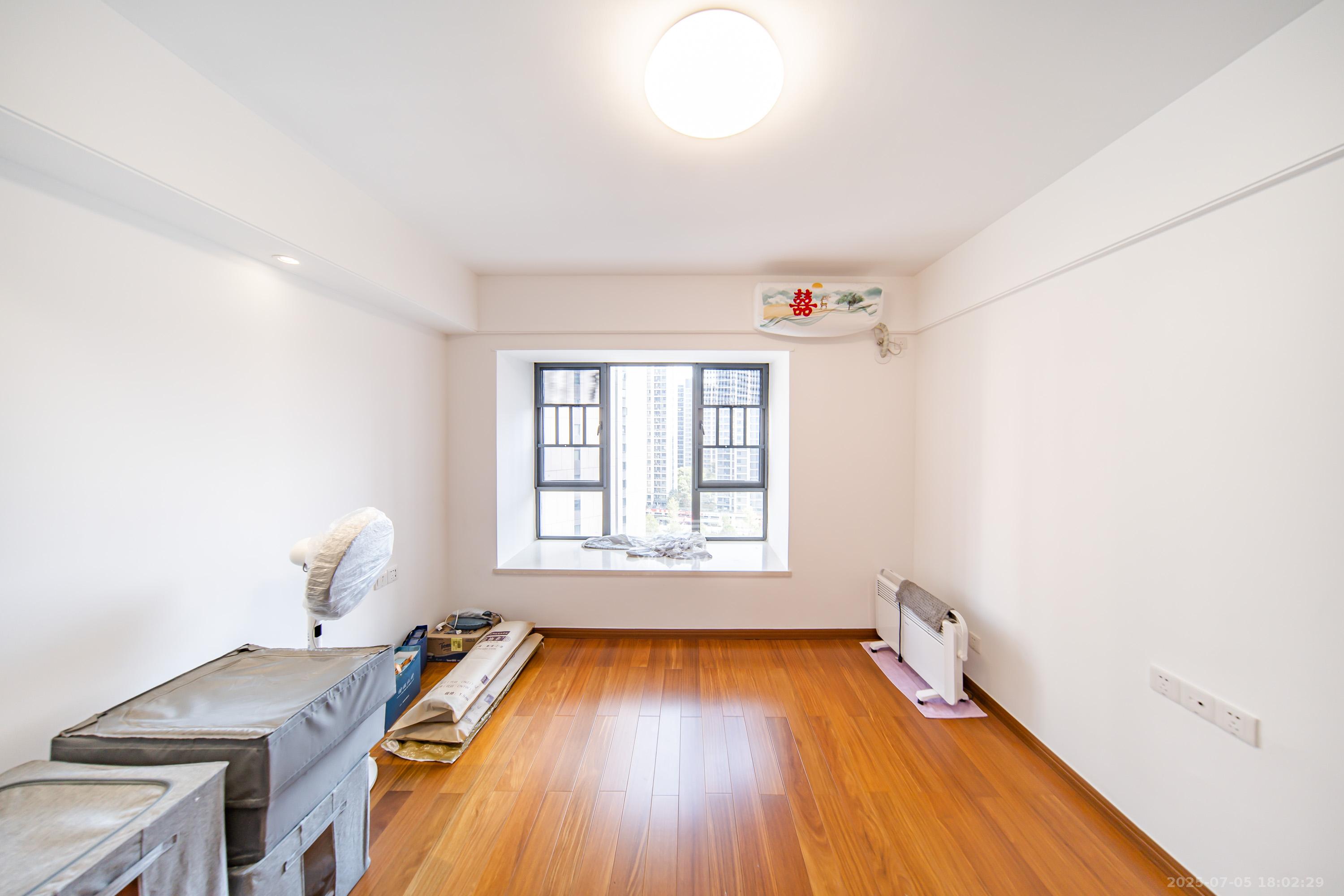 深业鹭栖府 4室2厅2卫 198.0万 深业鹭栖府 4室2厅2卫 198.0万卧室