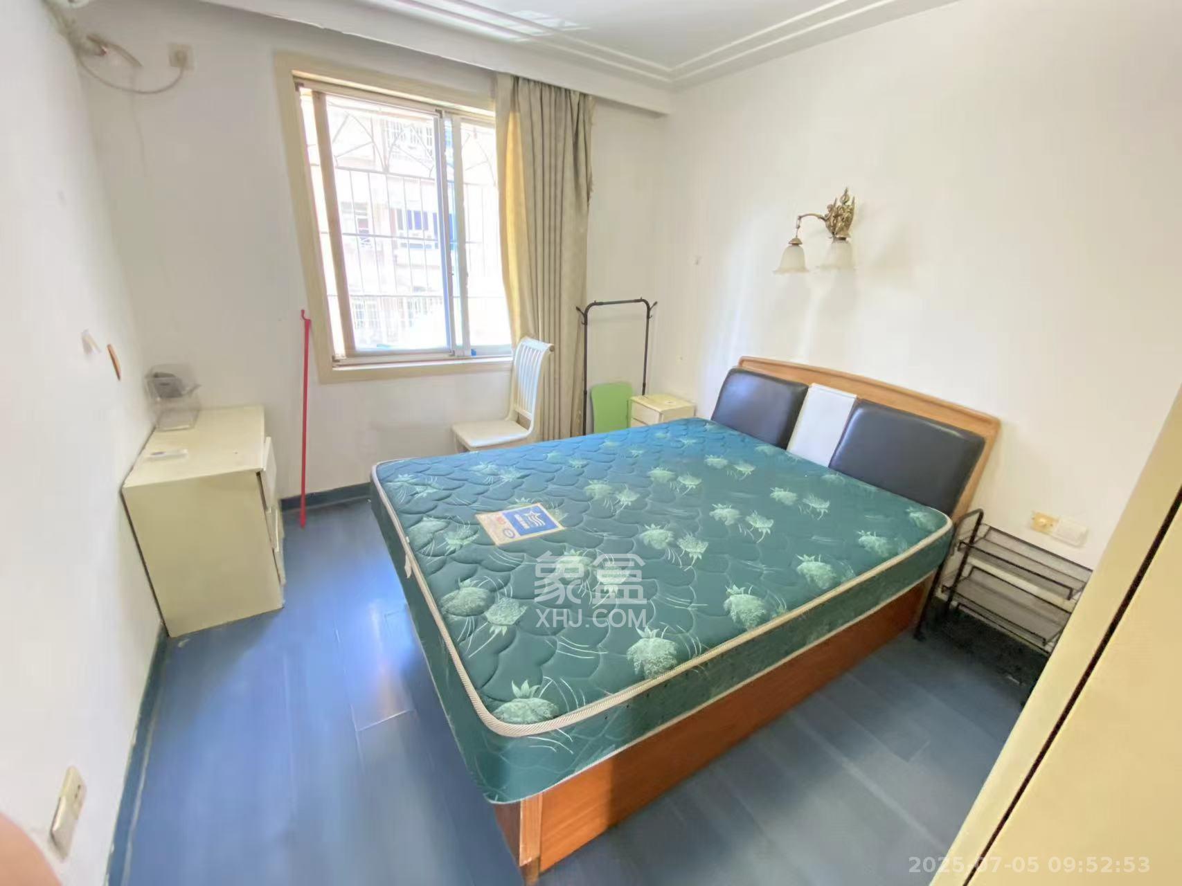 水泵厂宿舍 3室2厅2卫 1800.0元/月 水泵厂宿舍 3室2厅2卫 1800.0元/月室内图