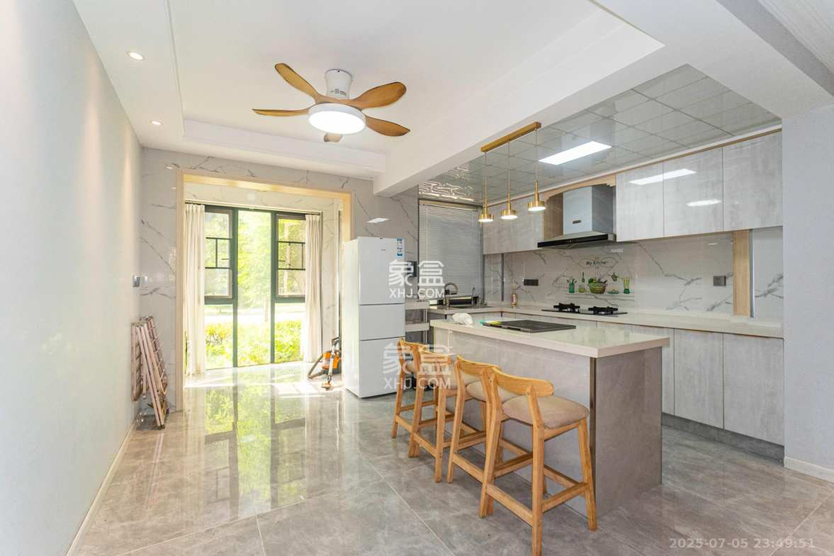 中安善化国际  3室2厅2卫    58.0万 中安善化国际  3室2厅2卫    58.0万客厅