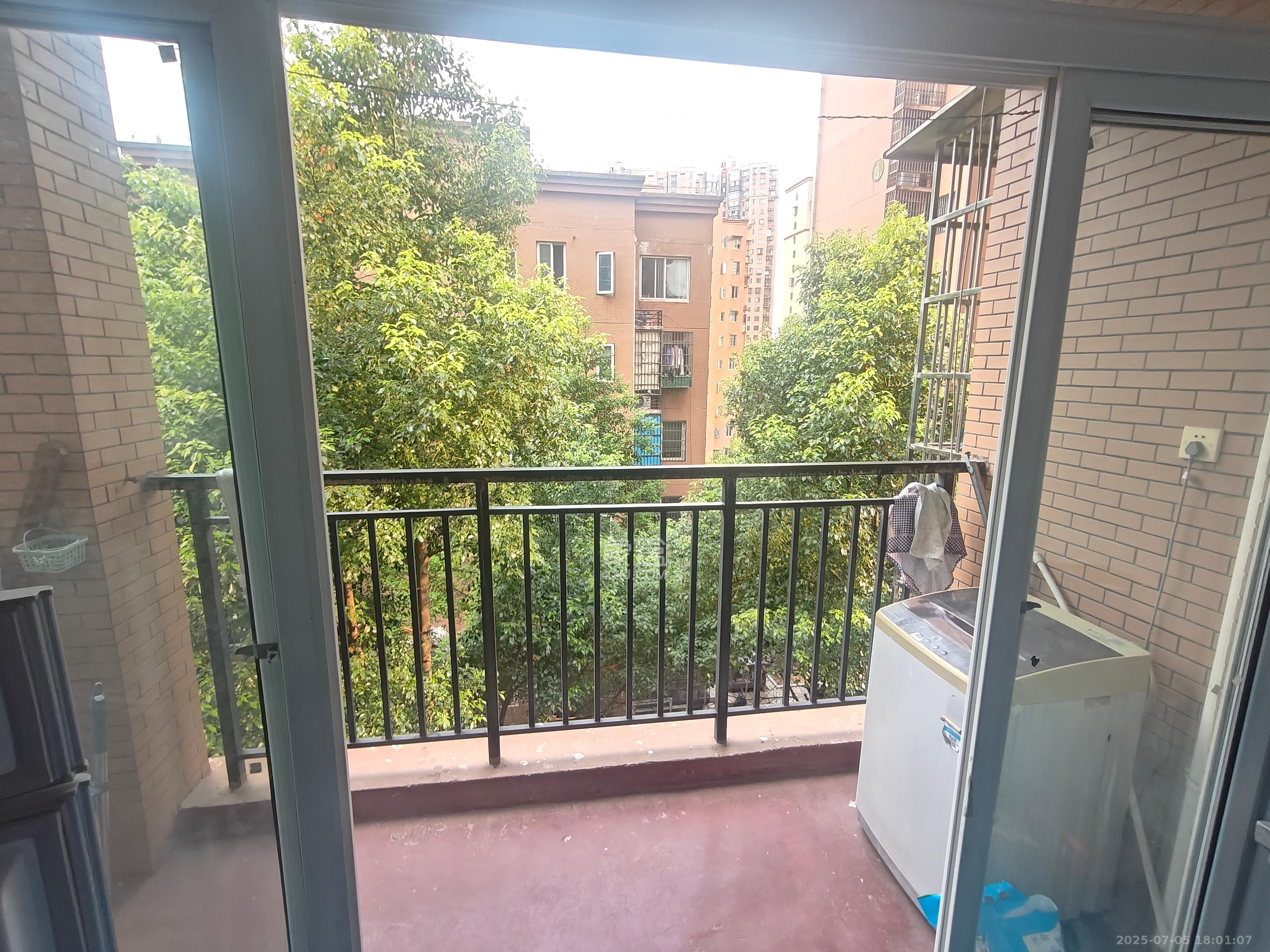 诚兴园 2室1厅1卫 1200.0元/月 诚兴园 2室1厅1卫 1200.0元/月室内图