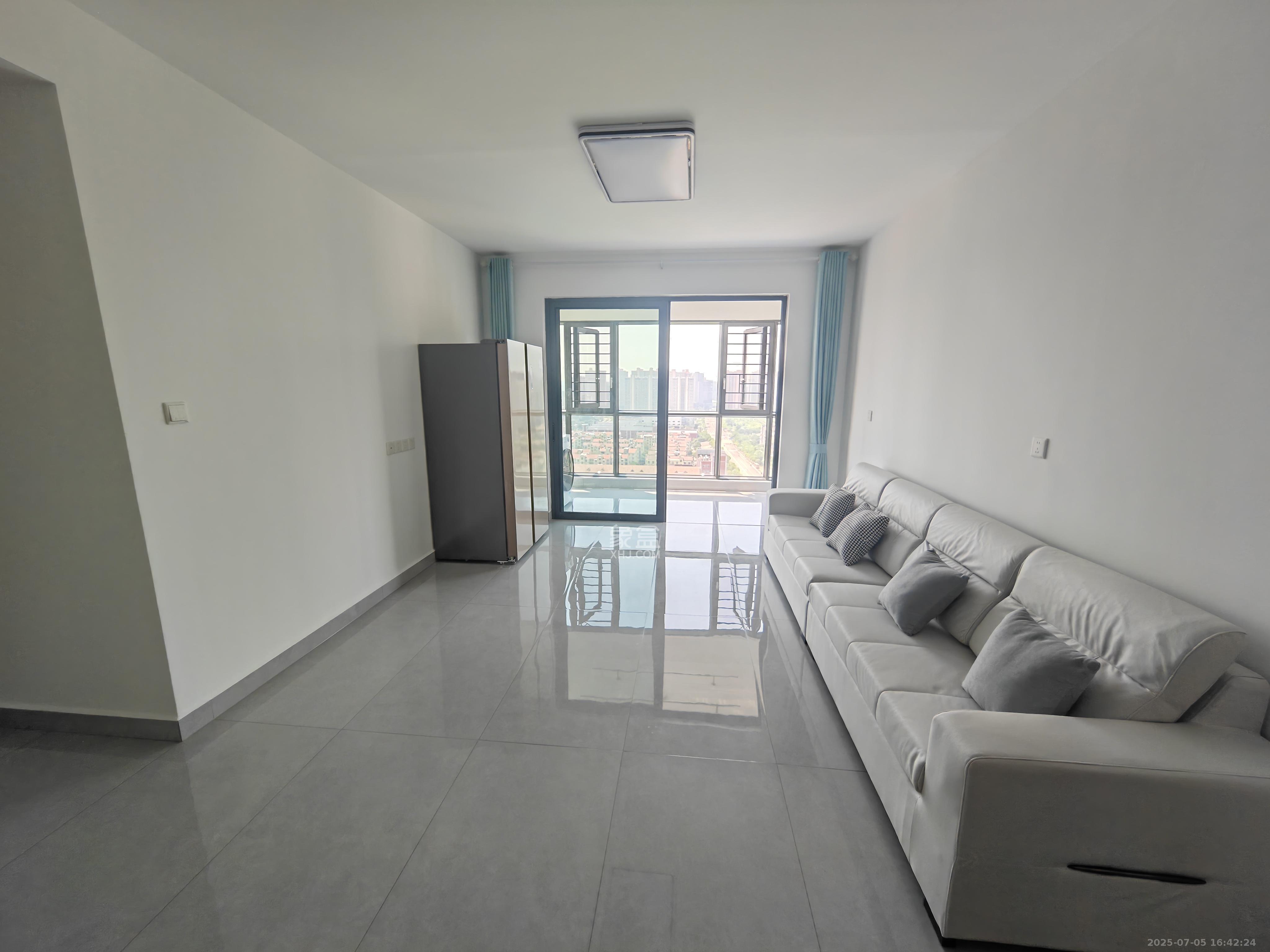 长沙北中心保利时代A区  3室2厅2卫    2600.0元/月 长沙北中心保利时代A区  3室2厅2卫    2600.0元/月室内图