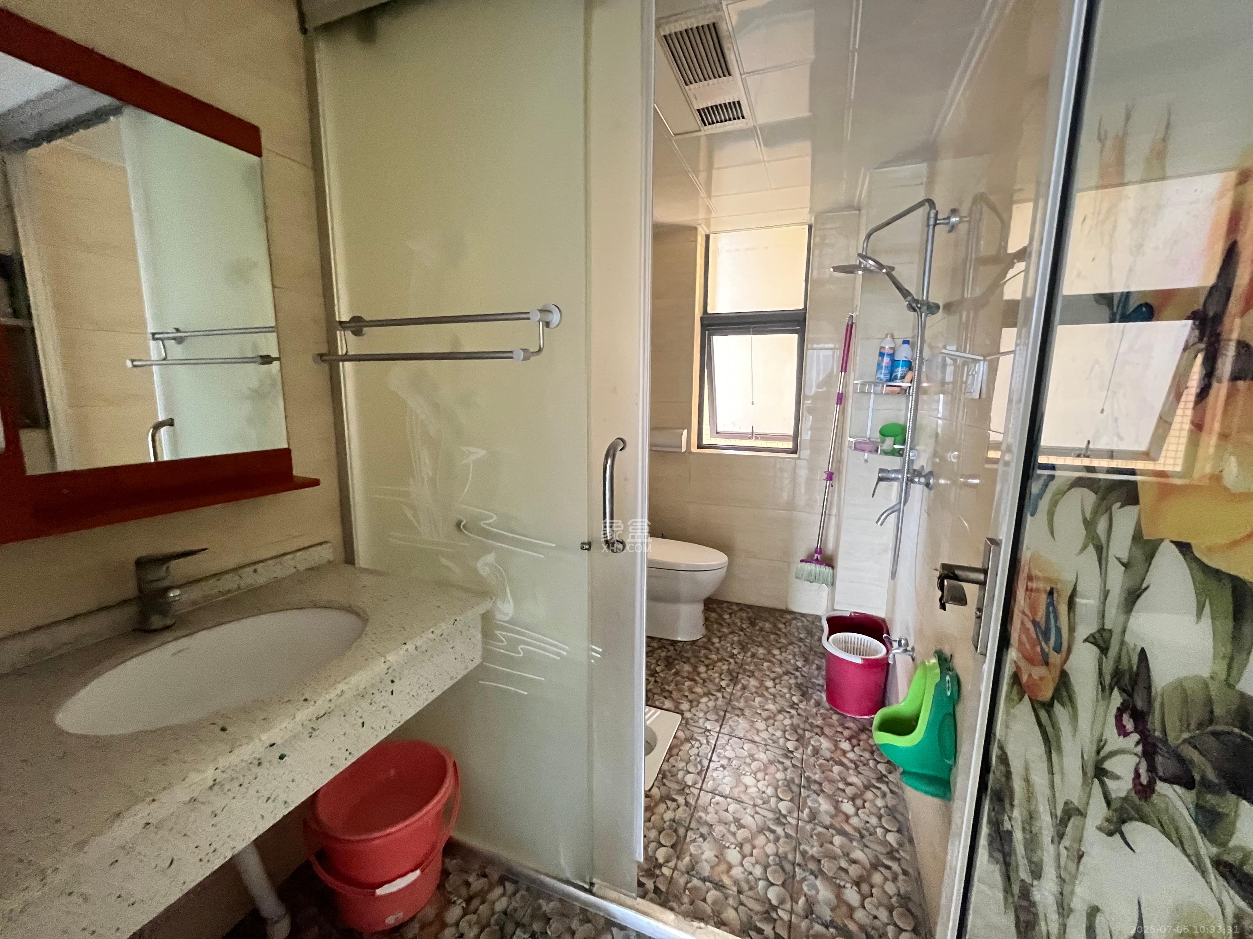 兰亭湾畔 3室2厅1卫 2500.0元/月 兰亭湾畔 3室2厅1卫 2500.0元/月室内图