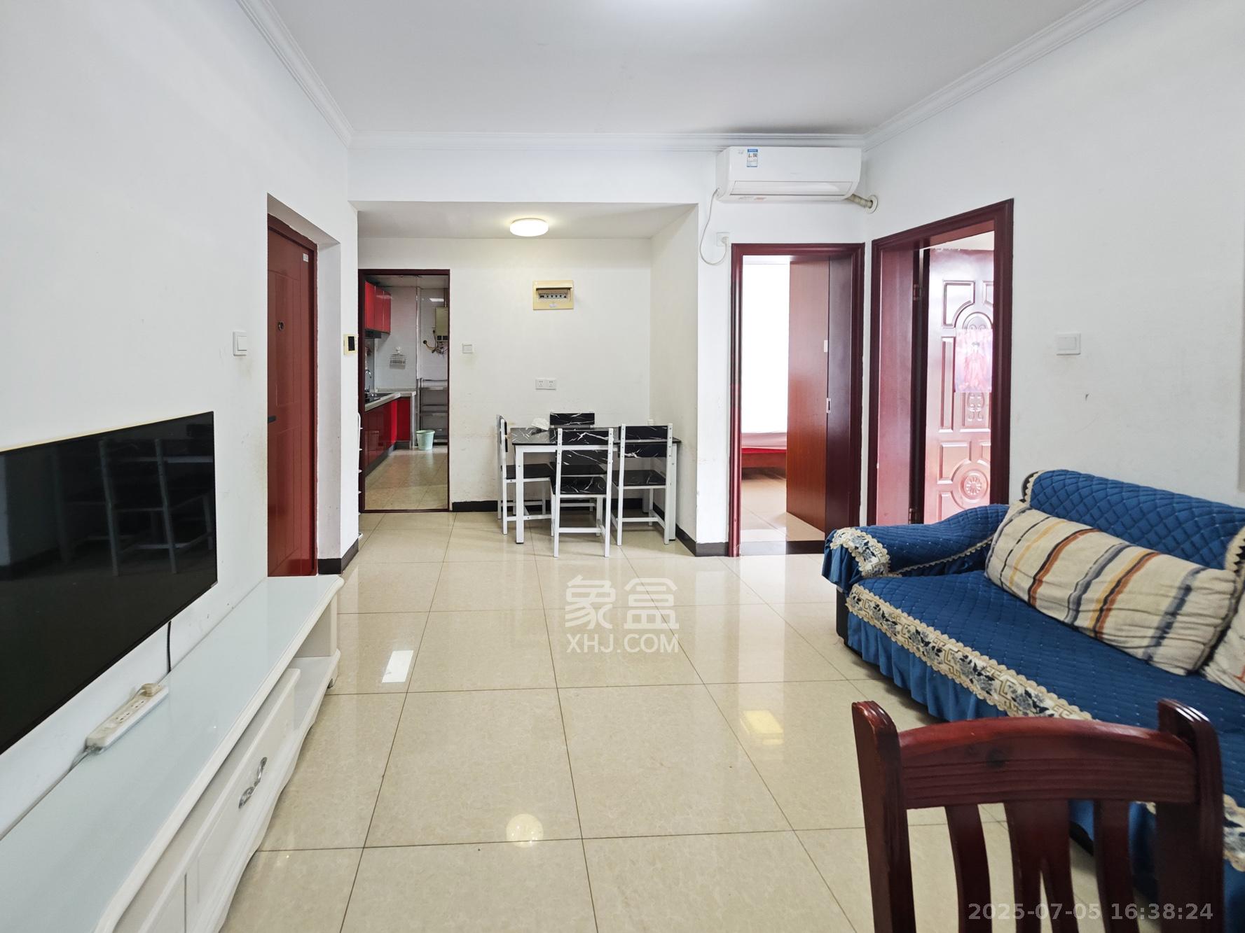 秀峰景园(领秀峰)  2室1厅1卫    40.8万 秀峰景园(领秀峰)  2室1厅1卫    40.8万客厅