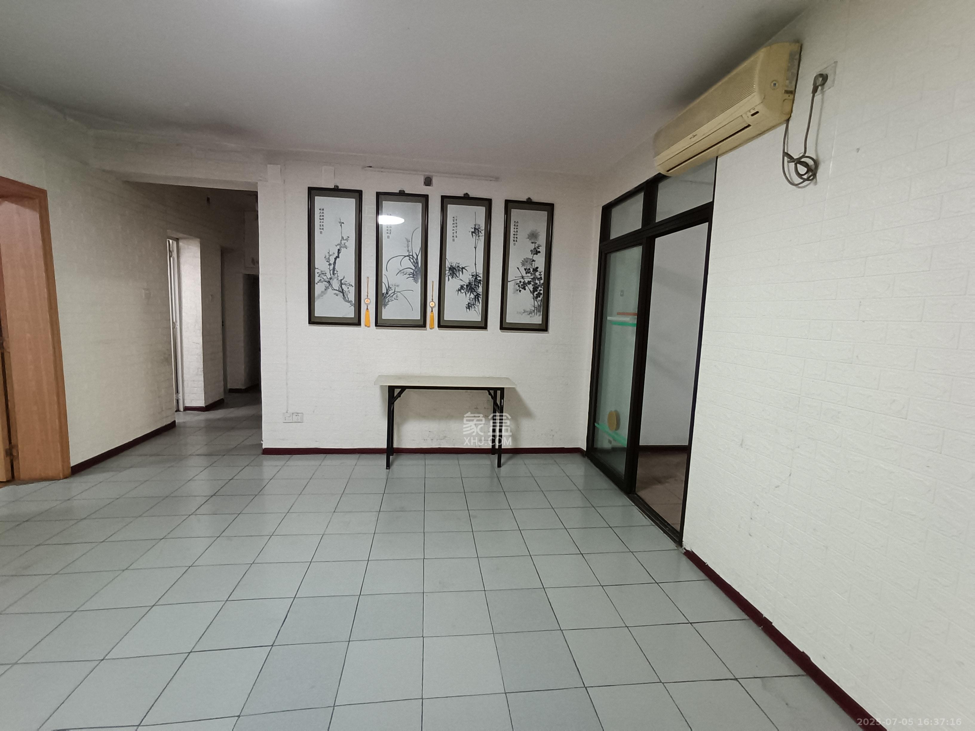 雅礼中学宿舍楼 1室2厅1卫 4000.0元/月 雅礼中学宿舍楼 1室2厅1卫 4000.0元/月室内图