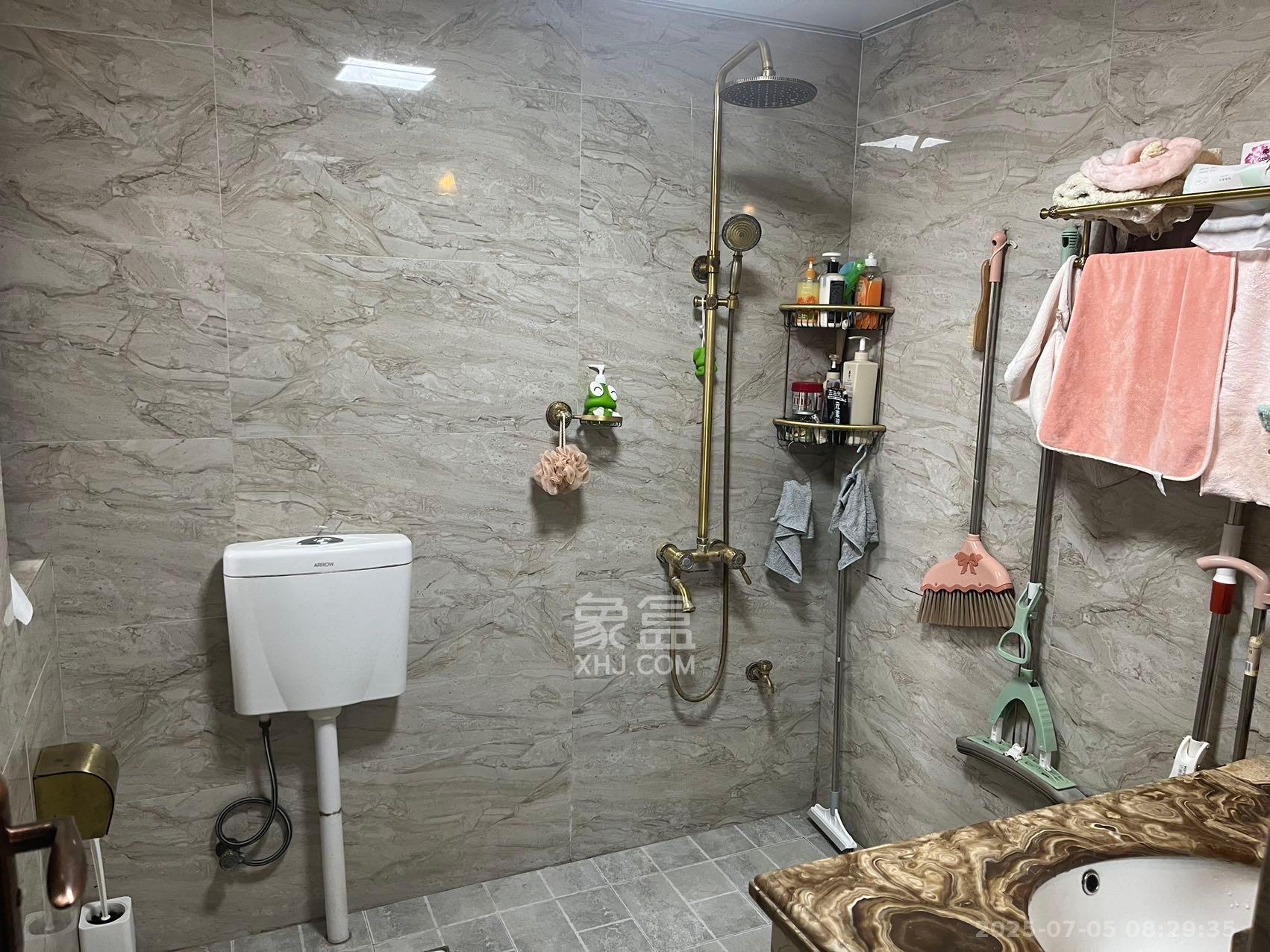 上海城小区 2室2厅1卫 2800.0元/月 上海城小区 2室2厅1卫 2800.0元/月室内图