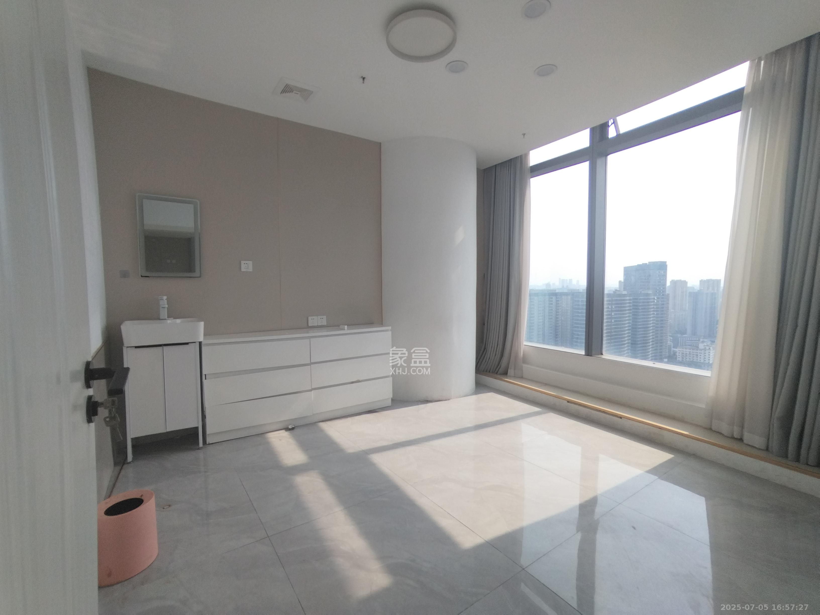 世茂铂曼  3室2厅1卫    4000.0元/月室内图