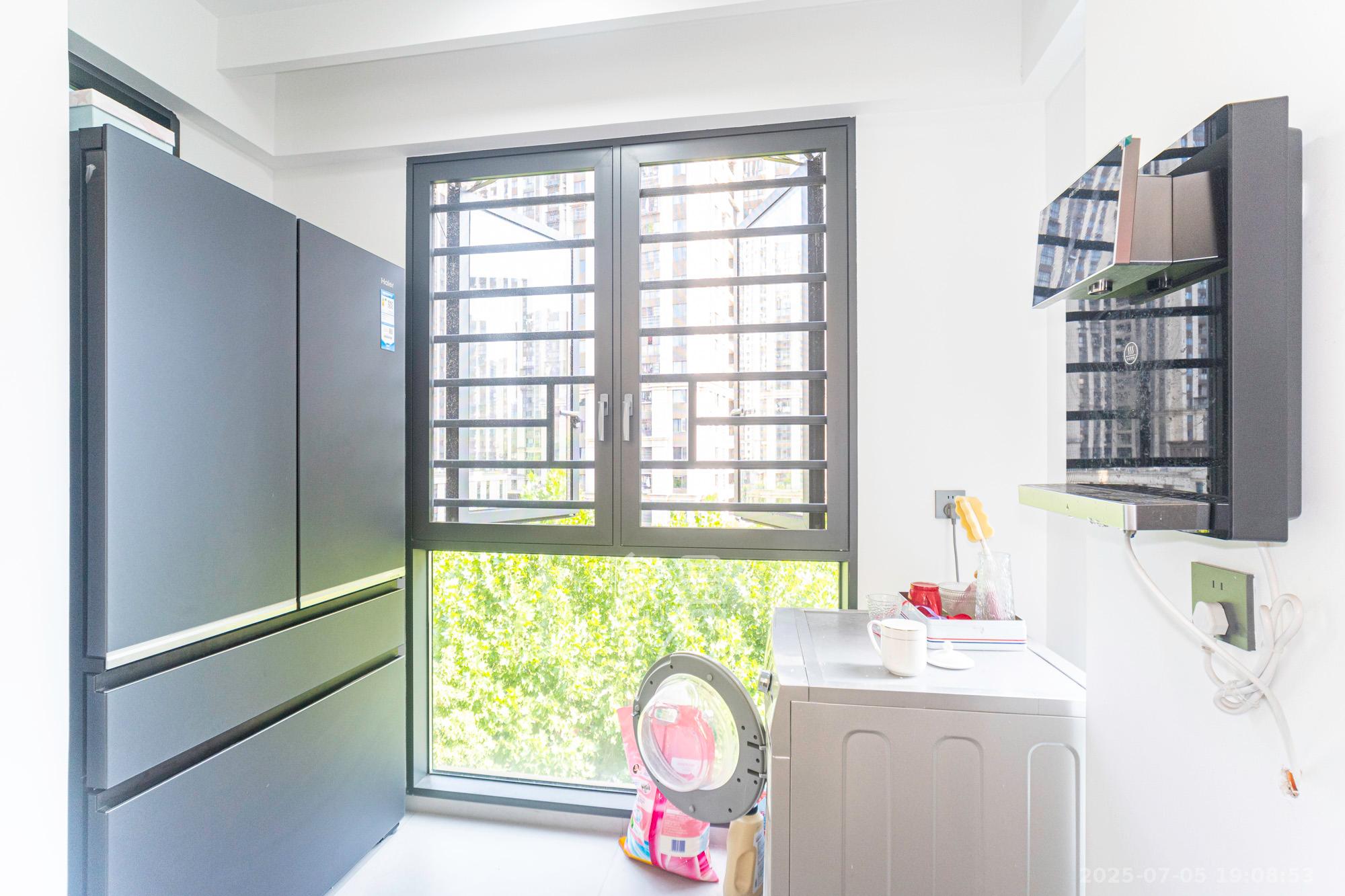 星湖湾二期洋房  4室2厅2卫    178.0万 星湖湾二期洋房  4室2厅2卫    178.0万阳台