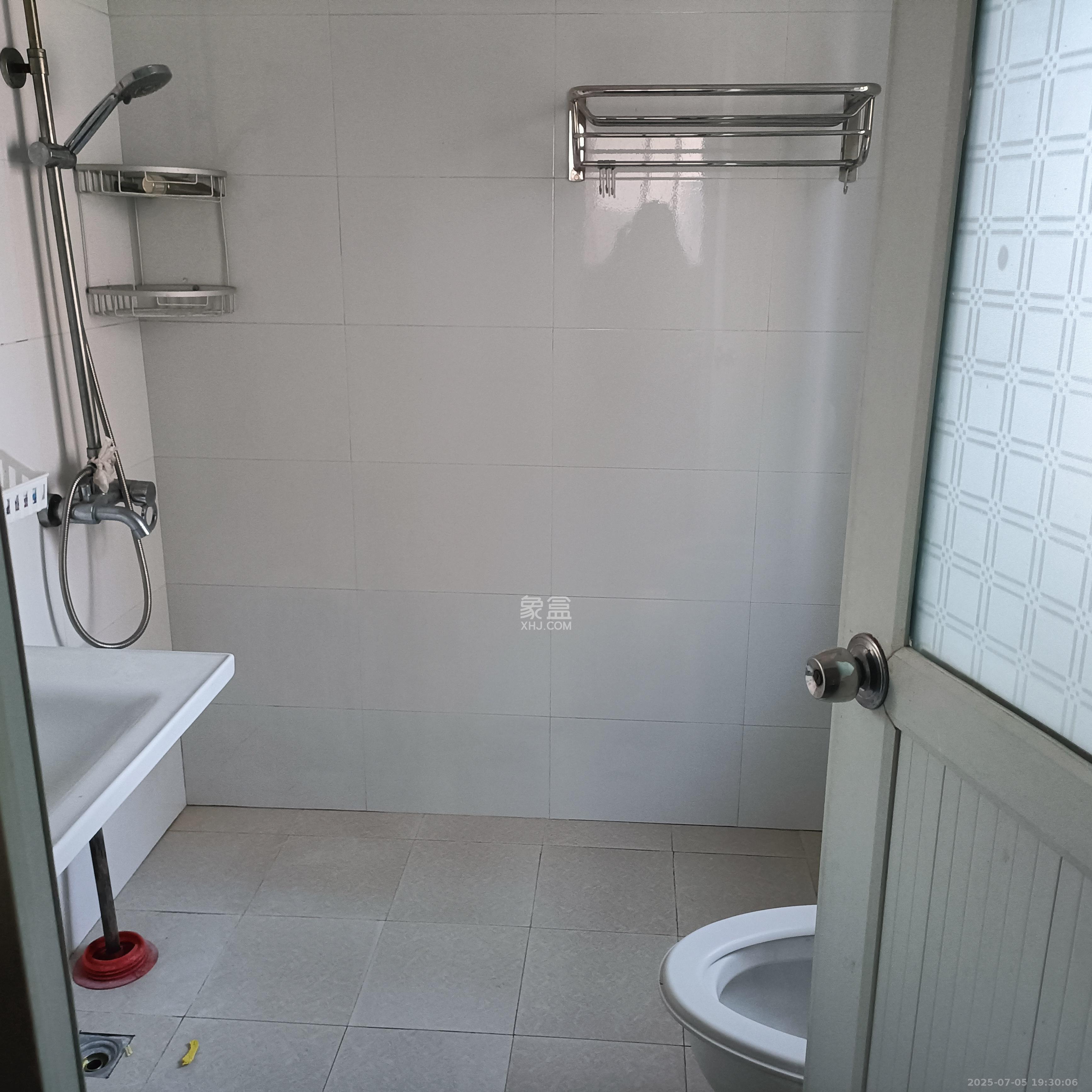 东城一品（国杰大厦）  4室2厅2卫    3500.0元/月室内图