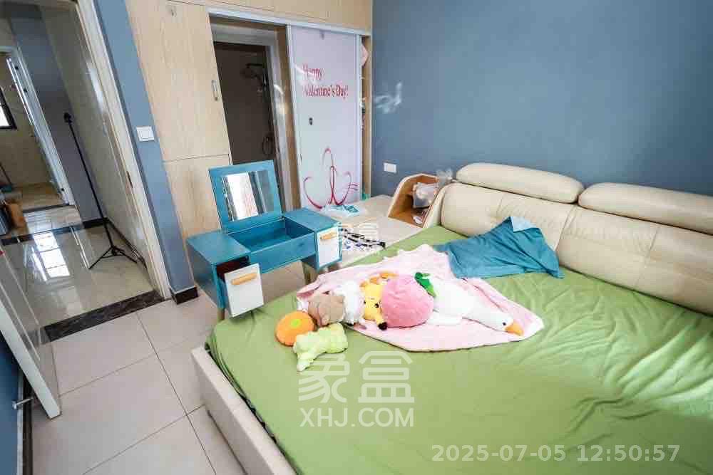 荣盛花语馨苑  3室2厅2卫   2600.00元/月室内图