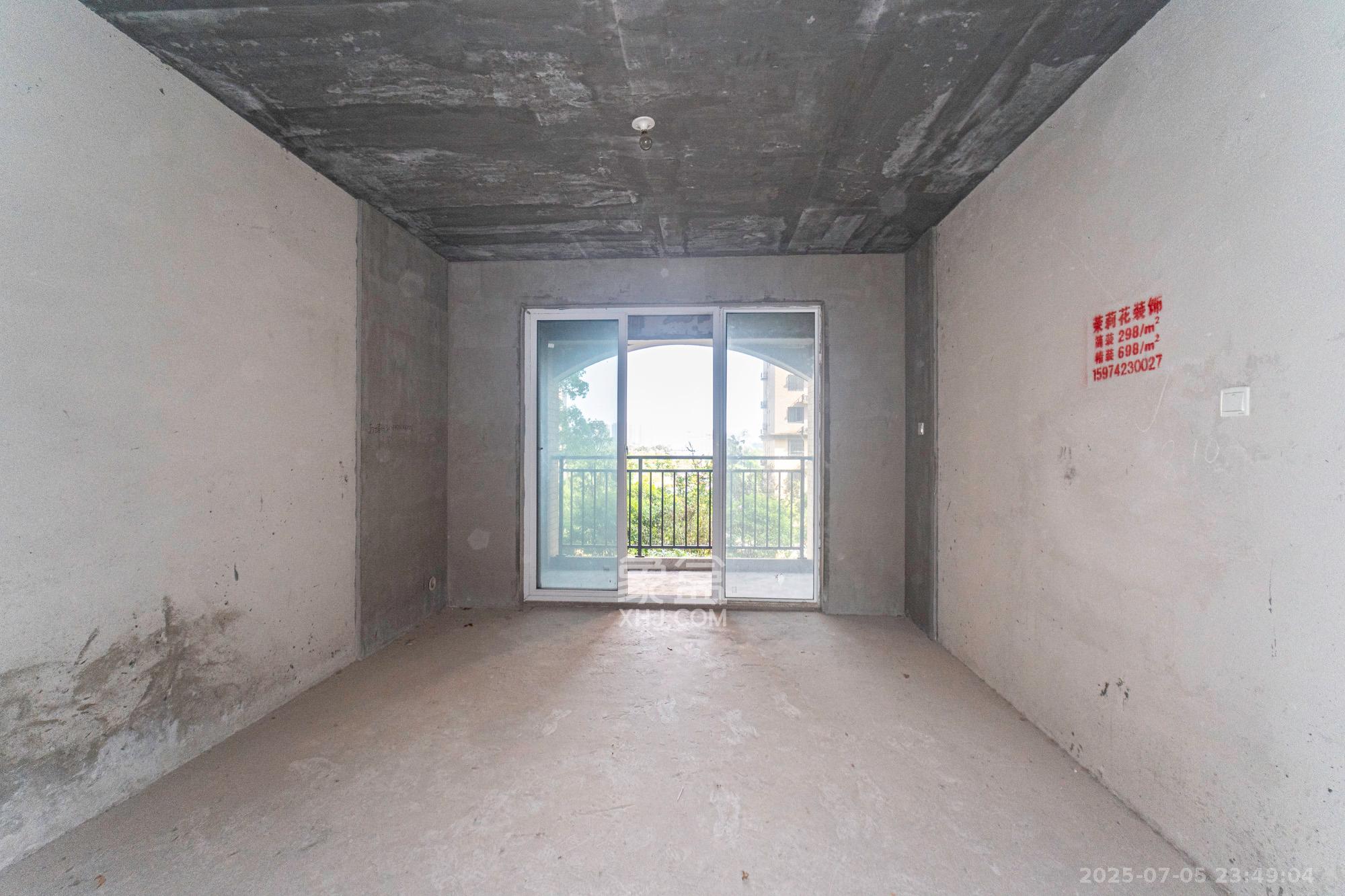 中安善化国际 3室2厅2卫 47.0万 中安善化国际 3室2厅2卫 47.0万客厅