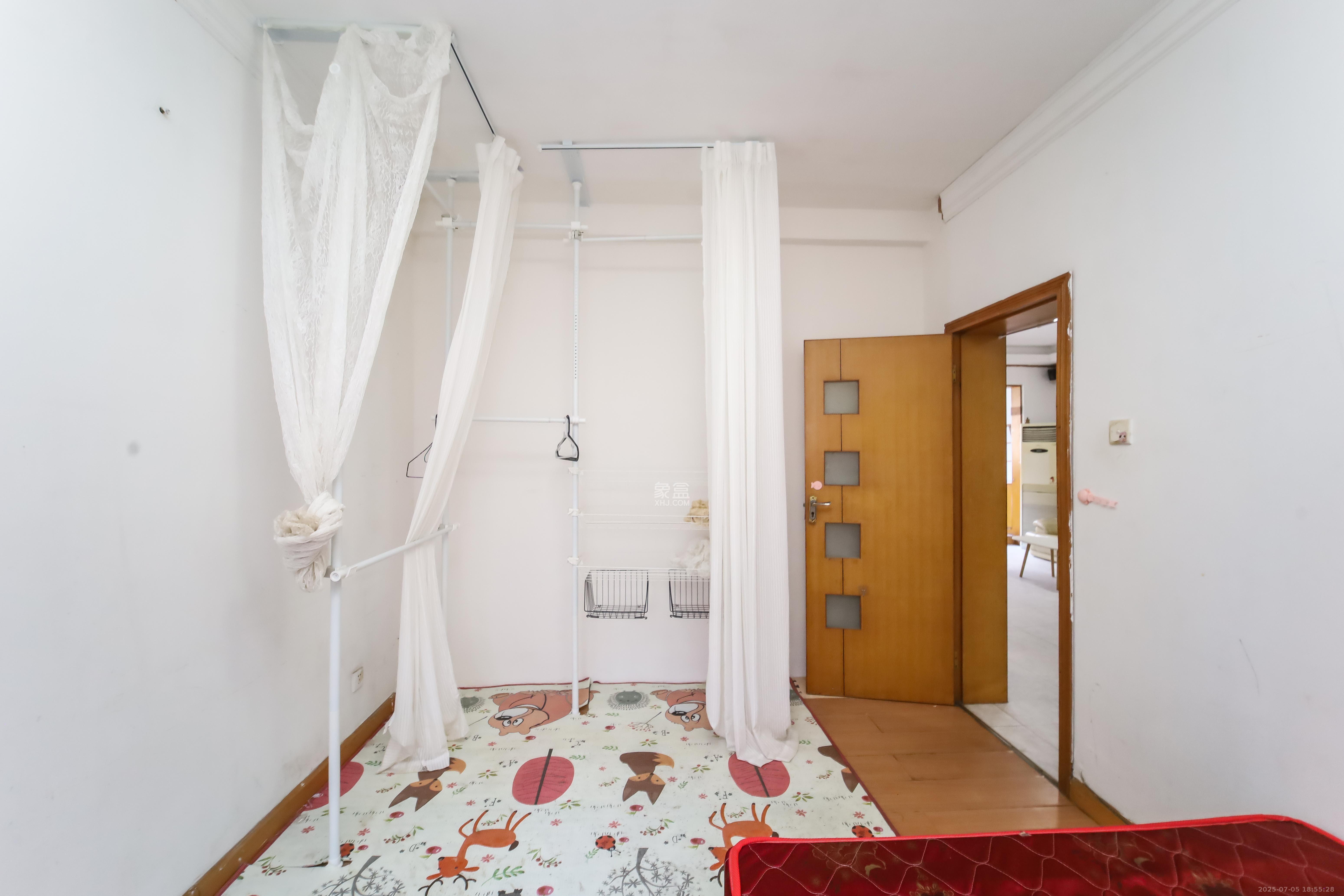 荷花园电信宿舍(天辰荷花苑)  2室2厅1卫    54.8万 荷花园电信宿舍(天辰荷花苑)  2室2厅1卫    54.8万卧室