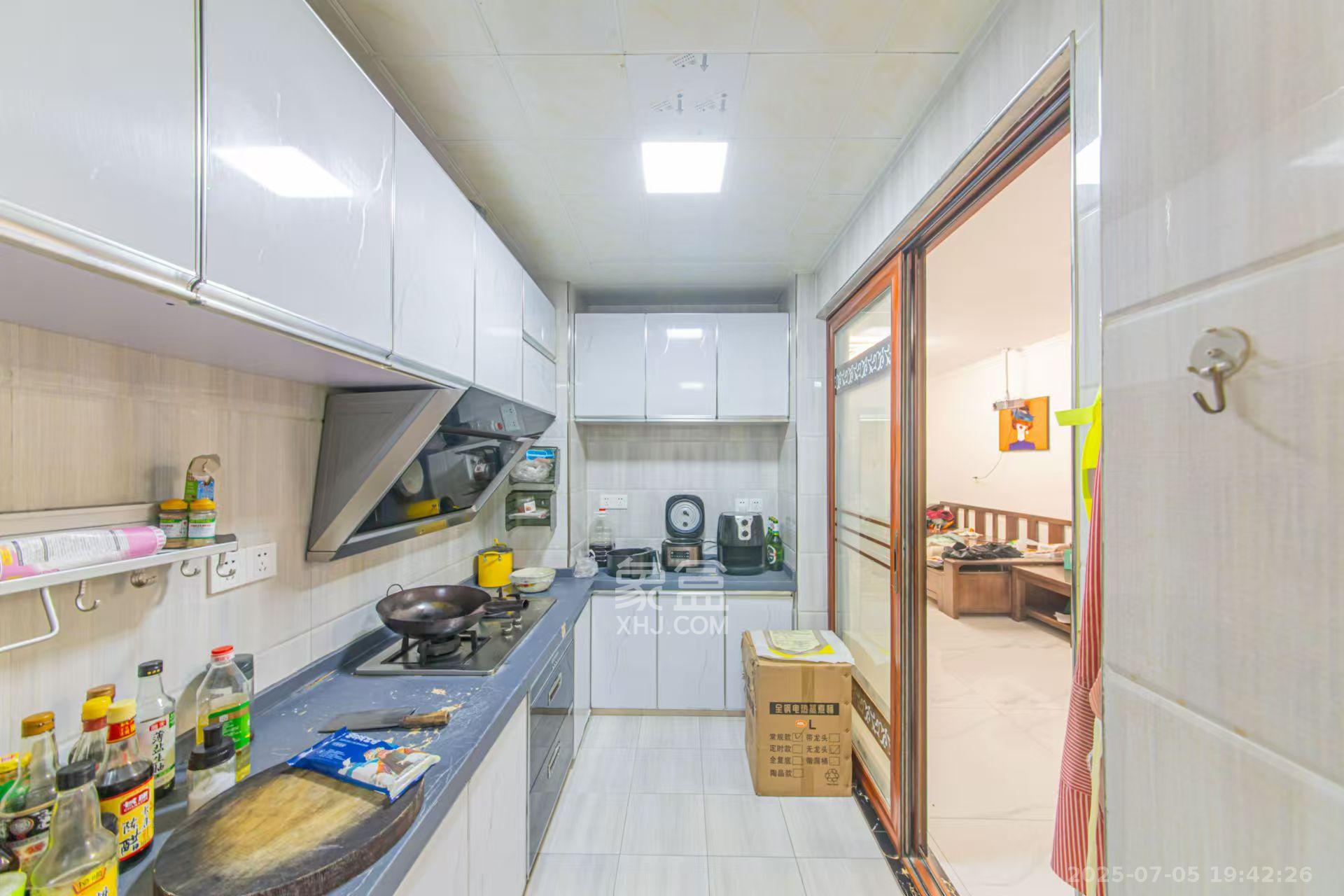 中建芙蓉嘉苑 3室2厅2卫 2100.0元/月 中建芙蓉嘉苑 3室2厅2卫 2100.0元/月室内图