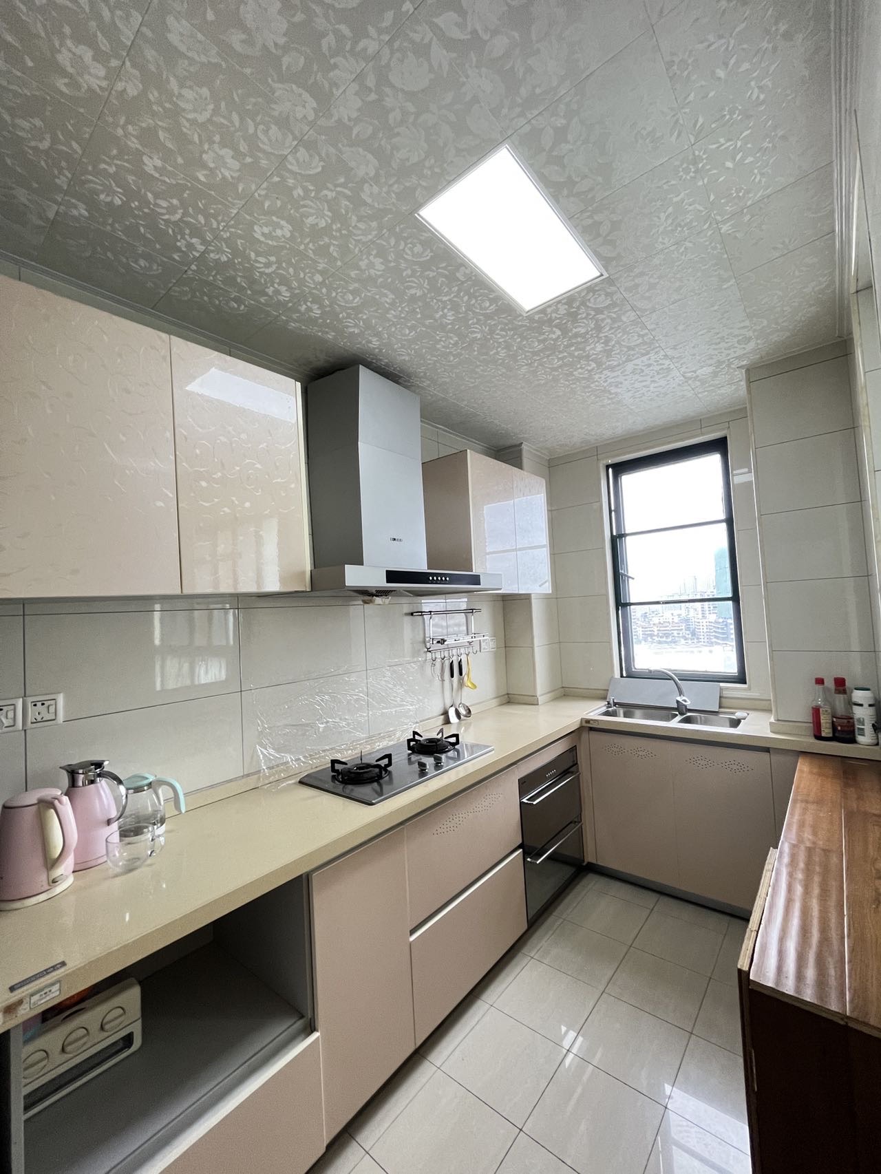 海阔天空-国瑞城二期(雅仕苑) 3室2厅2卫 5500.0元/月 海阔天空-国瑞城二期(雅仕苑) 3室2厅2卫 5500.0元/月室内图