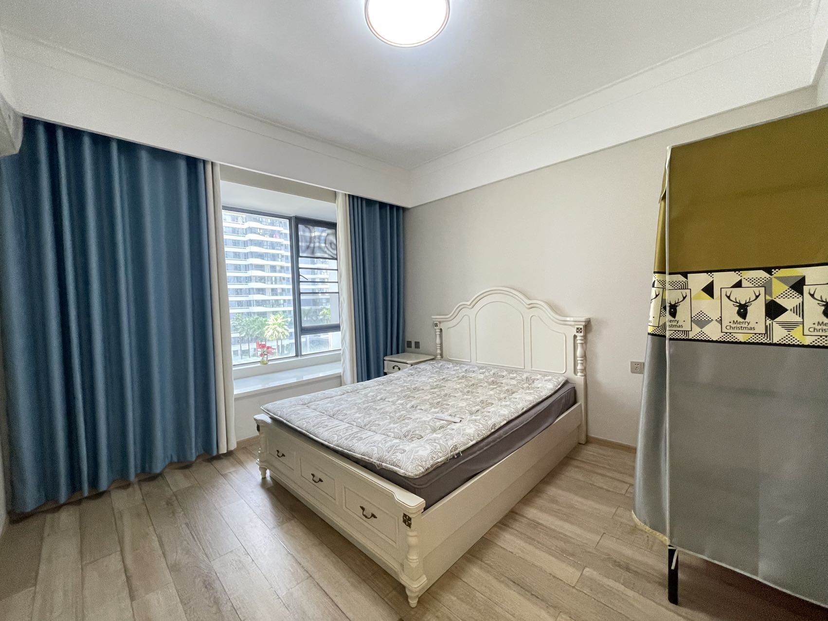 大华锦绣海岸四期 3室2厅2卫 178.0万 大华锦绣海岸四期 3室2厅2卫 178.0万客厅