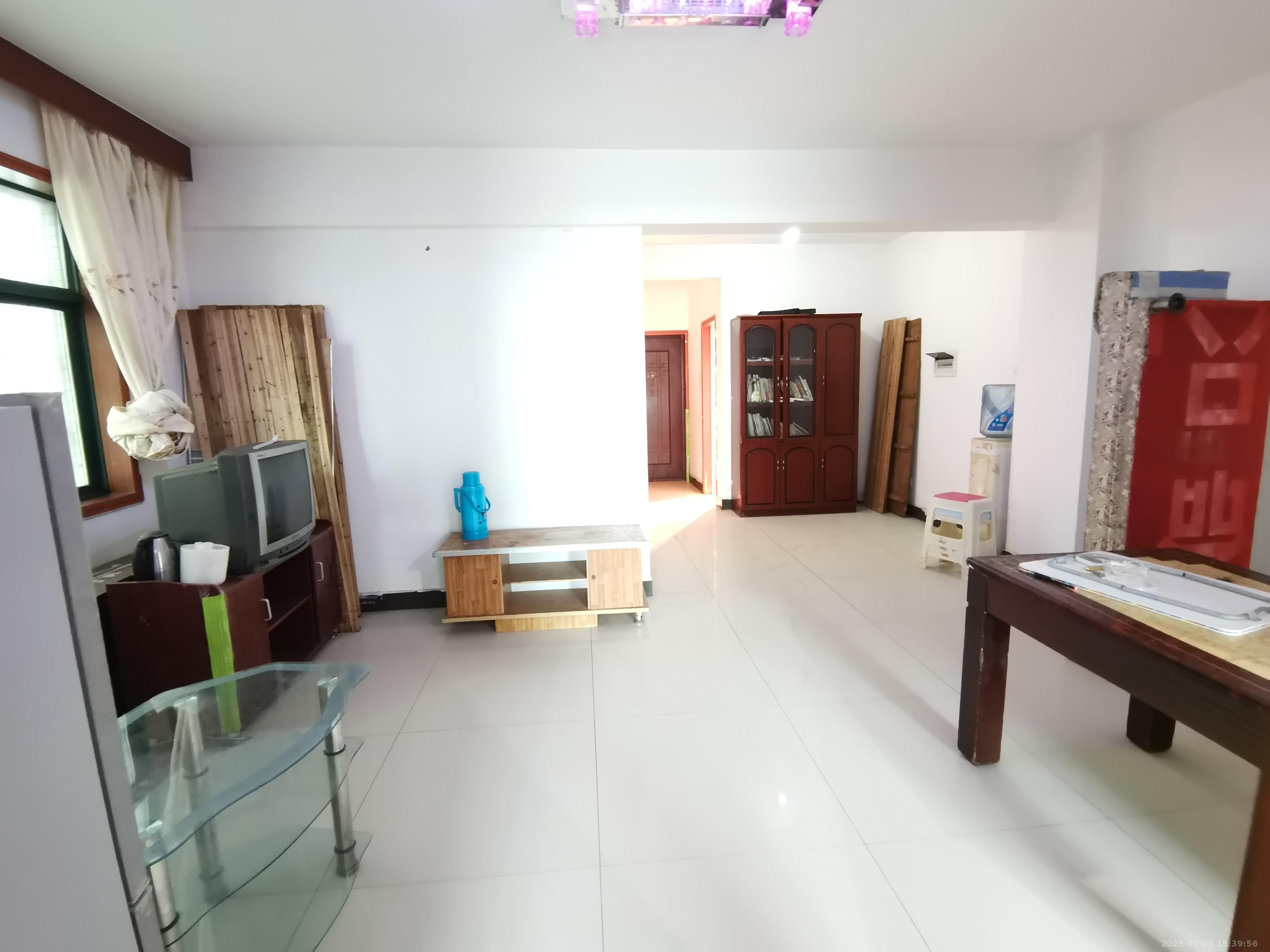 高桥财富大厦  3室1厅1卫    2000.0元/月 高桥财富大厦  3室1厅1卫    2000.0元/月室内图