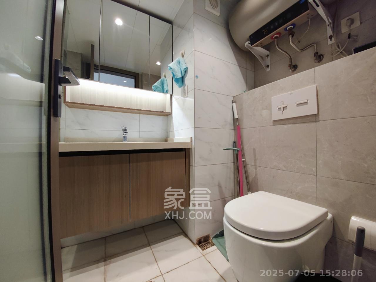藏珑湖上公馆  1室1厅2卫   2800.00元/月室内图