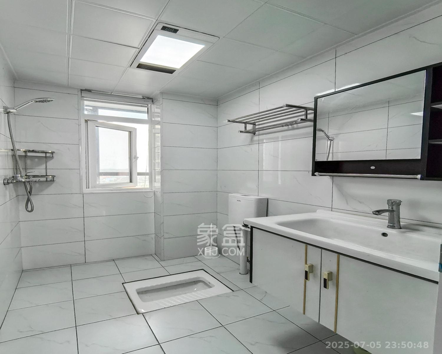 和悦城(蟠龙景苑) 3室2厅2卫 75.8万 和悦城(蟠龙景苑) 3室2厅2卫 75.8万卫生间