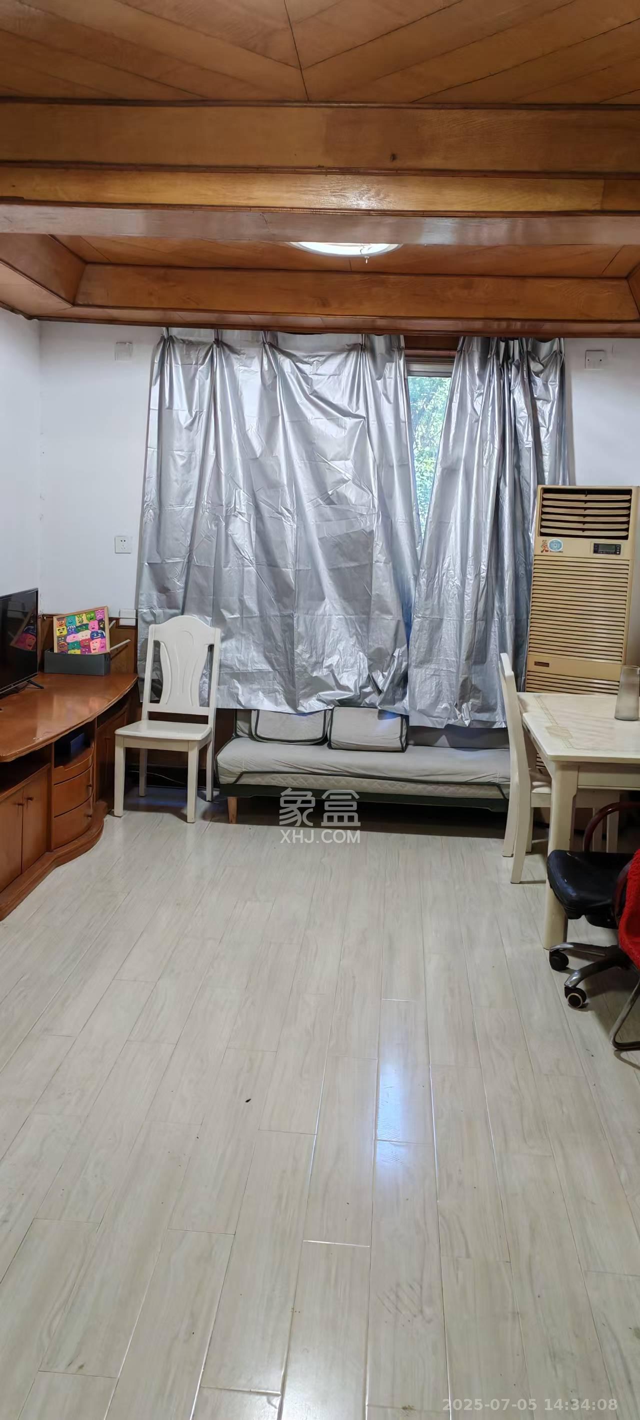 桂花二村  2室1厅1卫    1600.0元/月 桂花二村  2室1厅1卫    1600.0元/月室内图