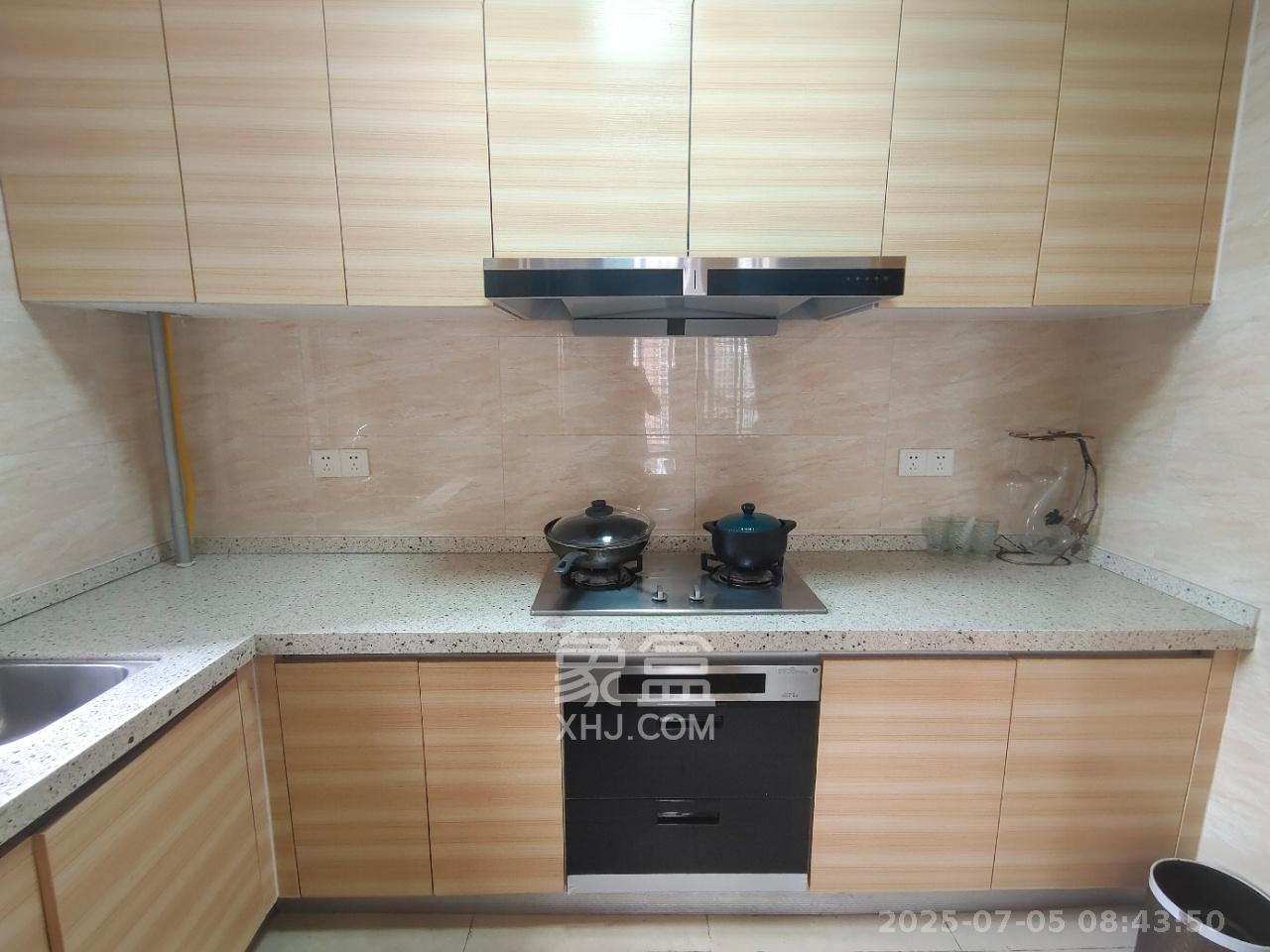 珠江郦城公园1号  2室2厅1卫    2500.0元/月 珠江郦城公园1号  2室2厅1卫    2500.0元/月室内图