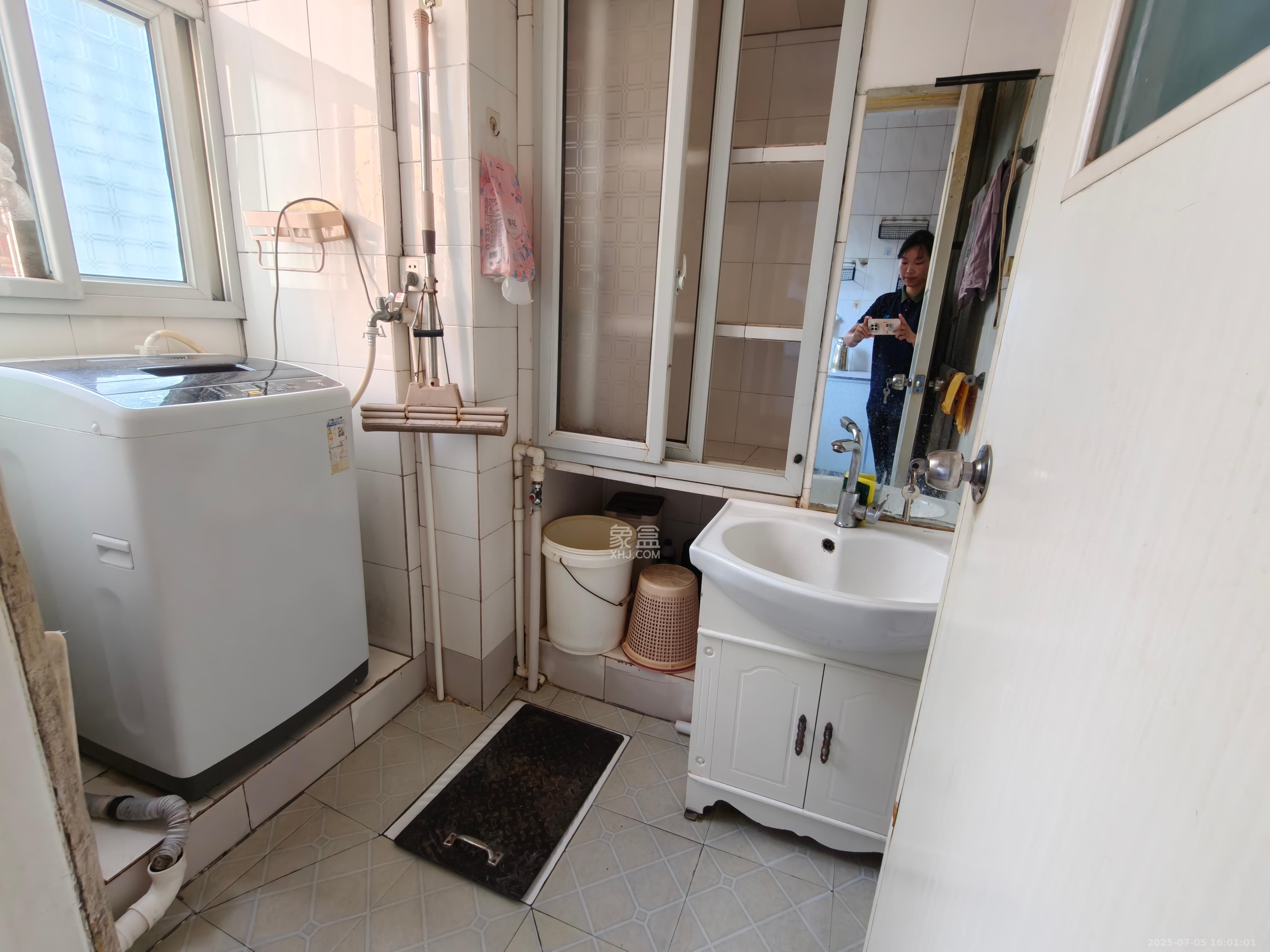 湘粮机械厂宿舍  2室1厅1卫   1700.00元/月室内图