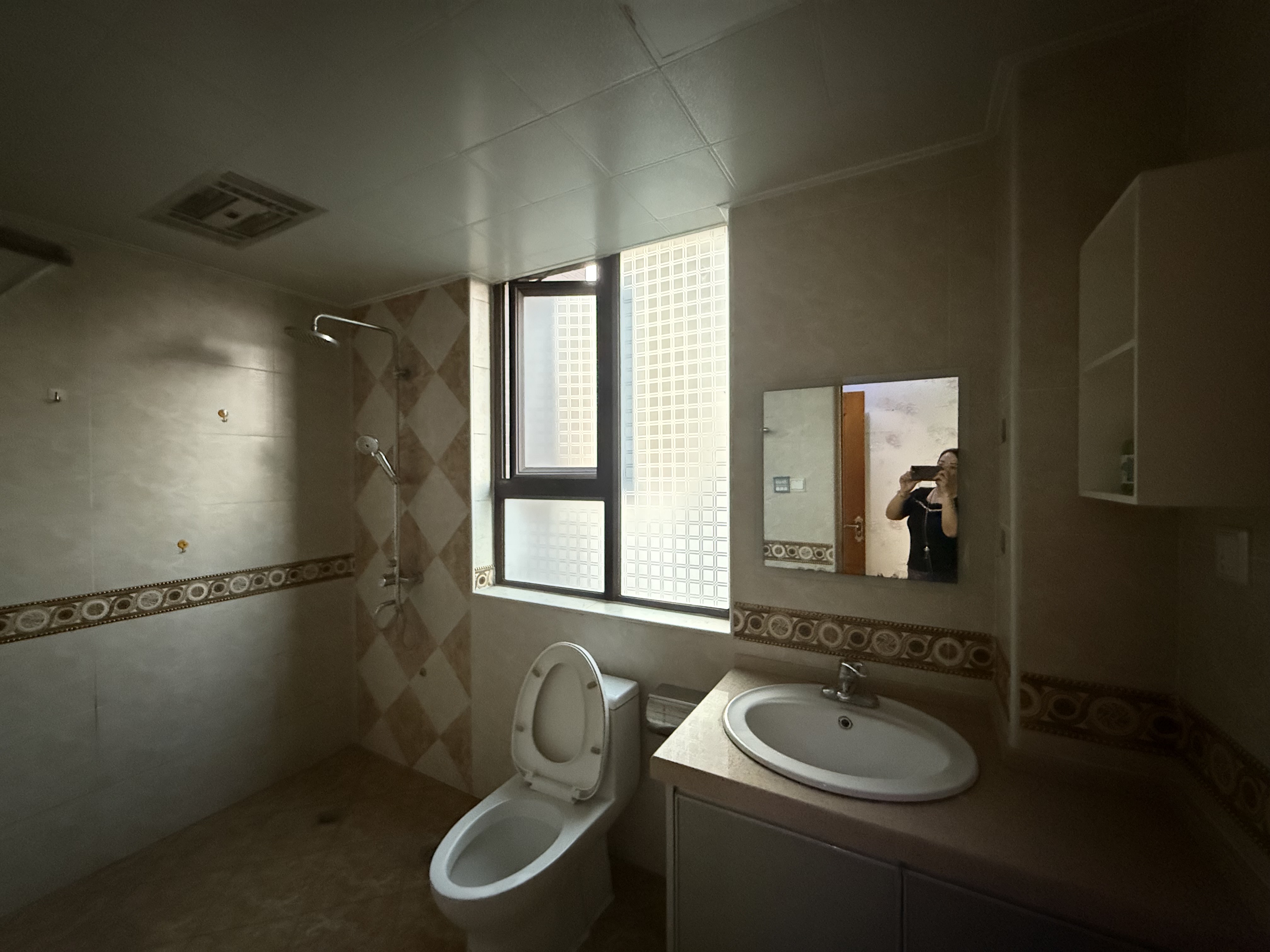 大同芙蓉 4室2厅2卫 2500.0元/月 大同芙蓉 4室2厅2卫 2500.0元/月室内图