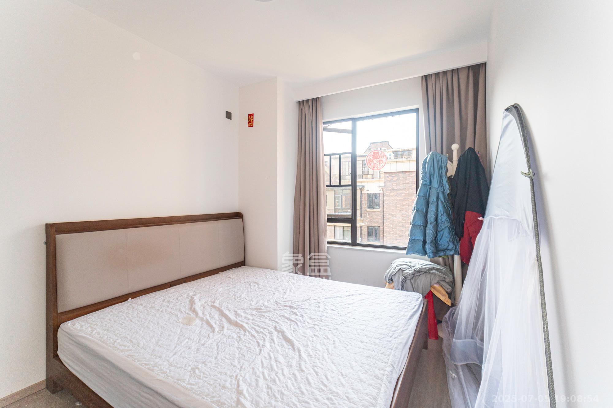 星湖湾二期洋房  4室2厅2卫    178.0万 星湖湾二期洋房  4室2厅2卫    178.0万卧室