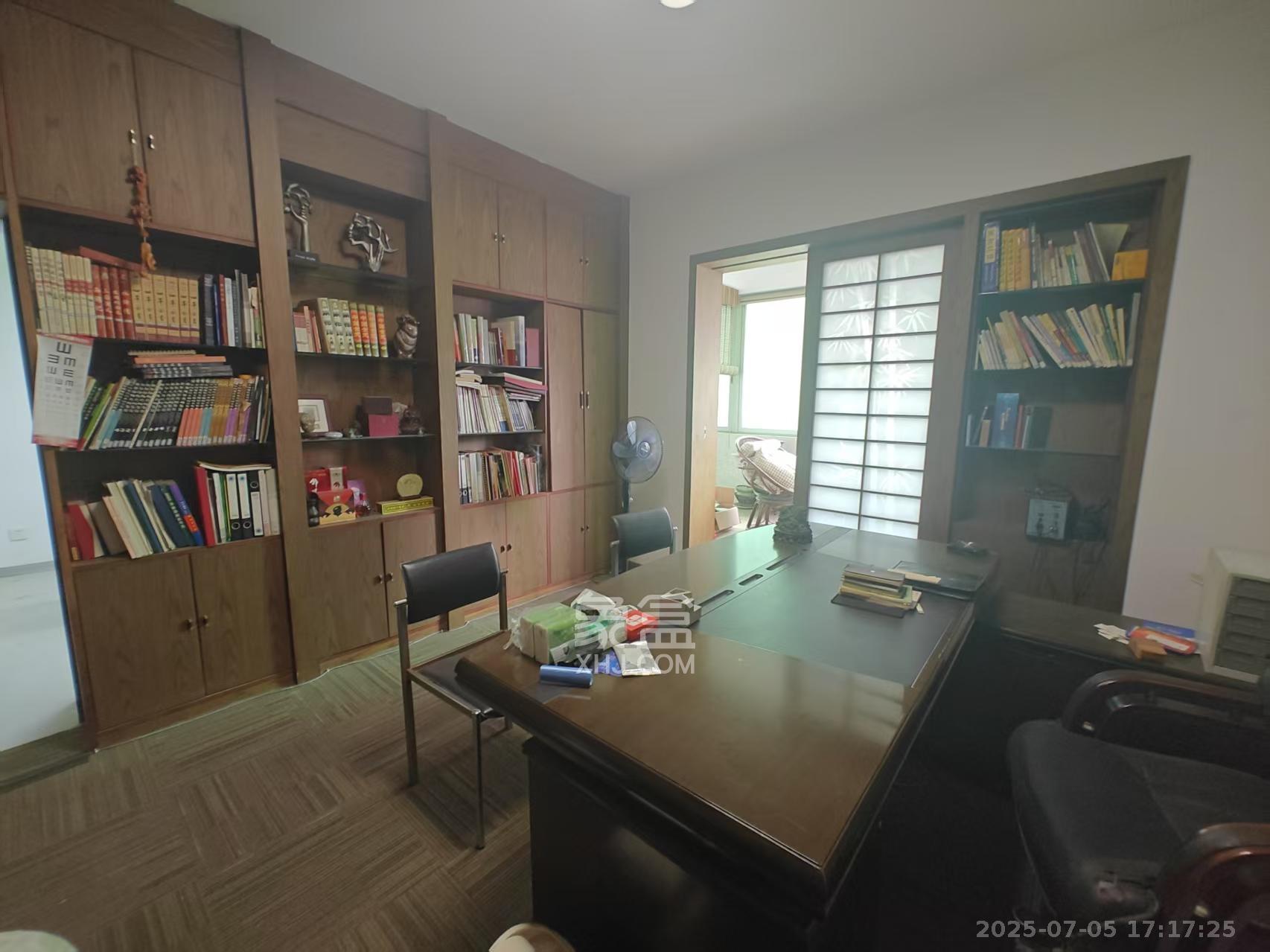 银海大厦 3室2厅1卫 3700.0元/月 银海大厦 3室2厅1卫 3700.0元/月室内图