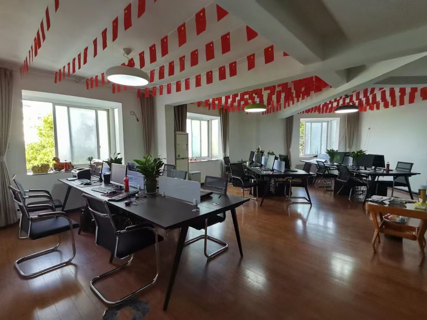 紫薇苑  4室2厅2卫    2000.0元/月 紫薇苑  4室2厅2卫    2000.0元/月室内图